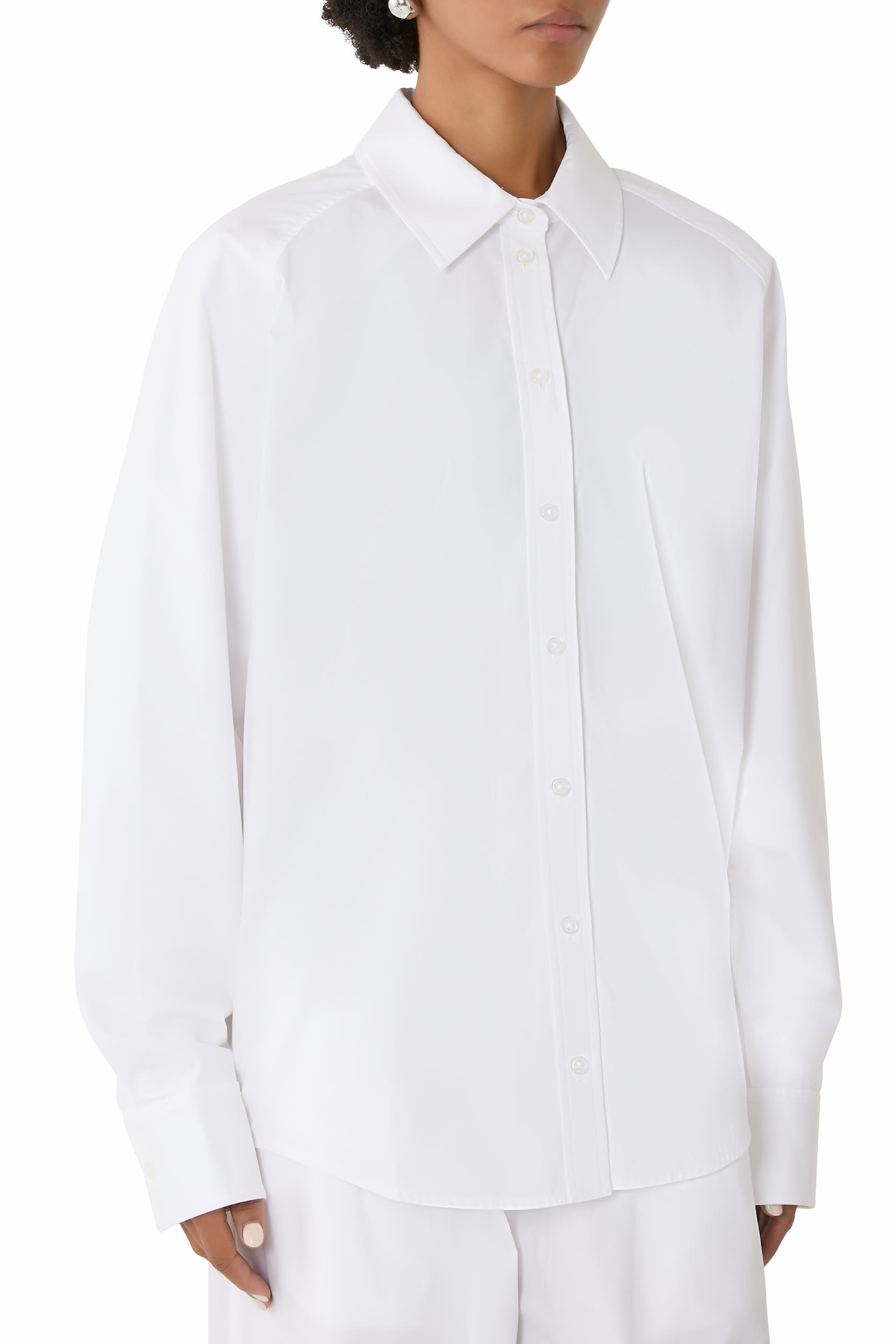 قميص مزين بقلادة بأزرار للإغلاق وقصة فضفاضة