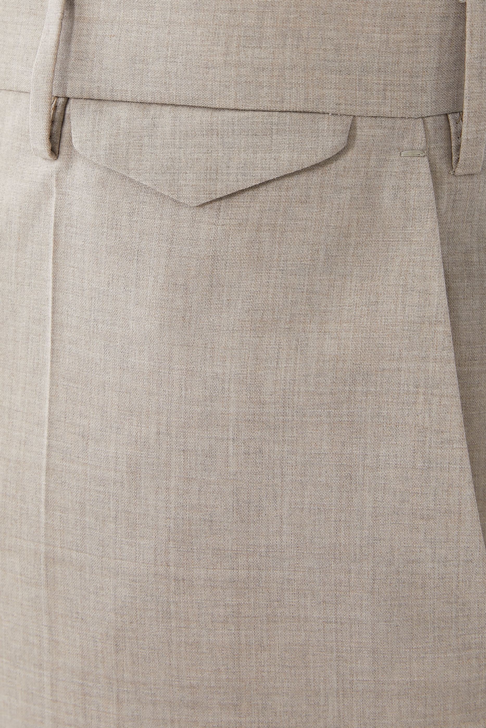 بنطال بقصة ضيقة صوف