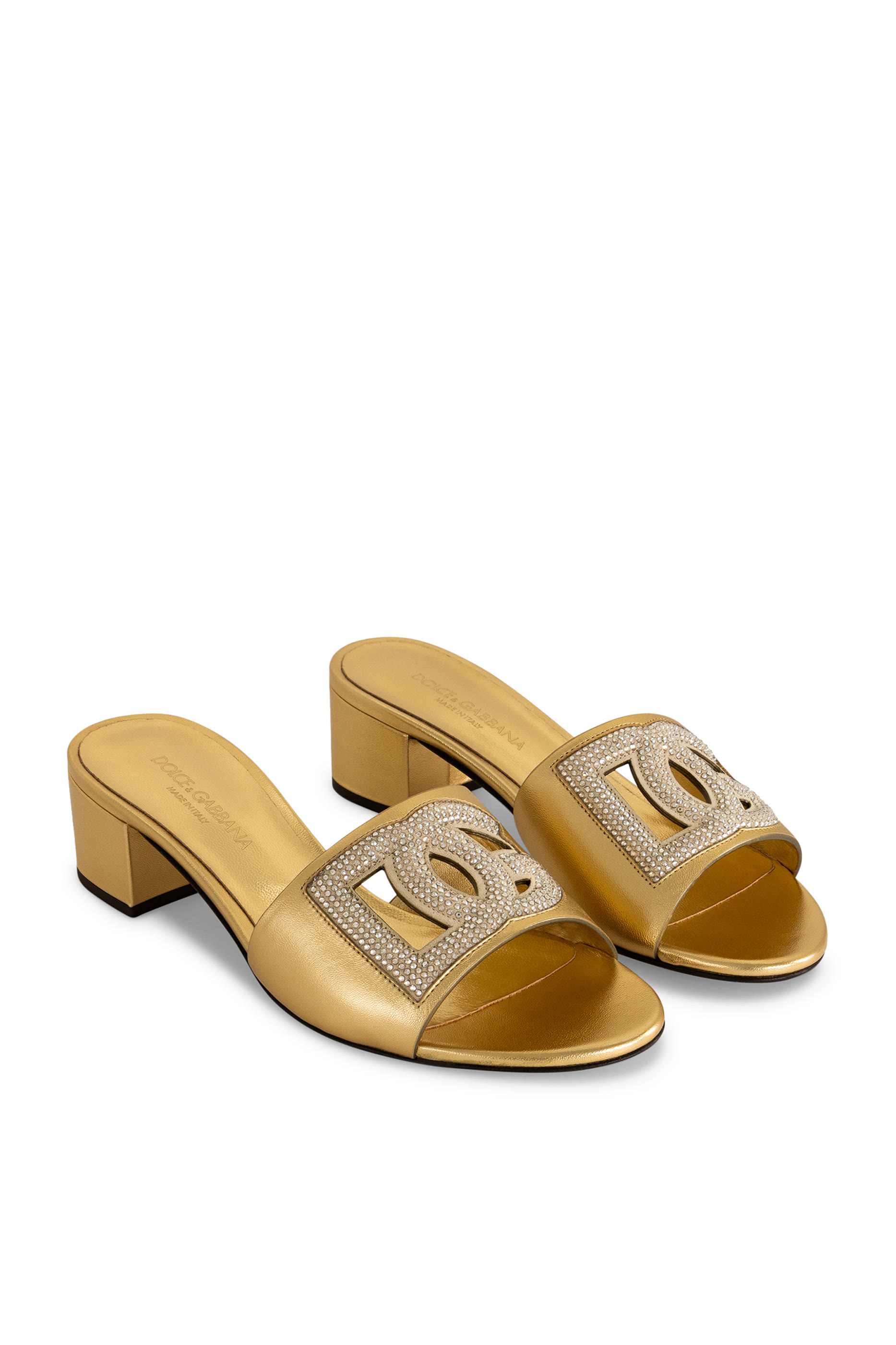 صندل 40 مزين بشعار الماركة وأحجار الراين