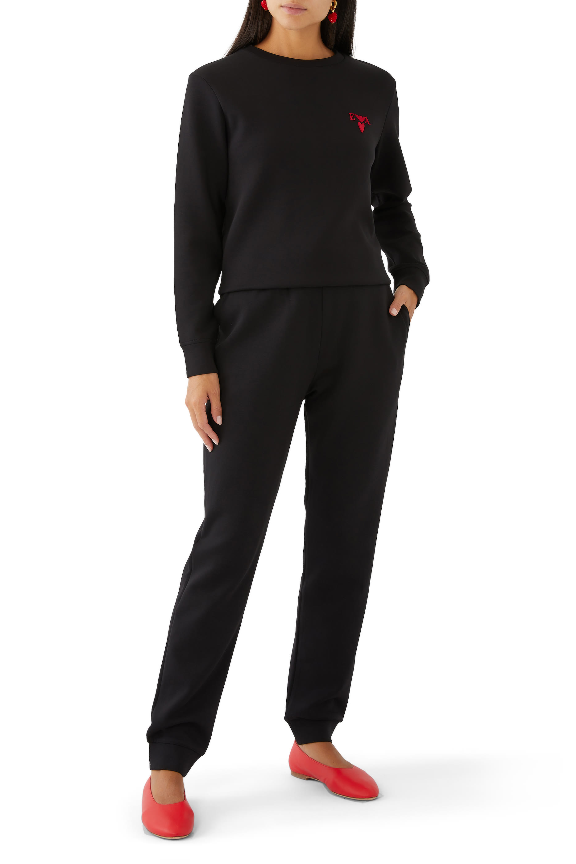 بنطال رياضي كوليس بتطريز شعار حرفي الماركةو قلب