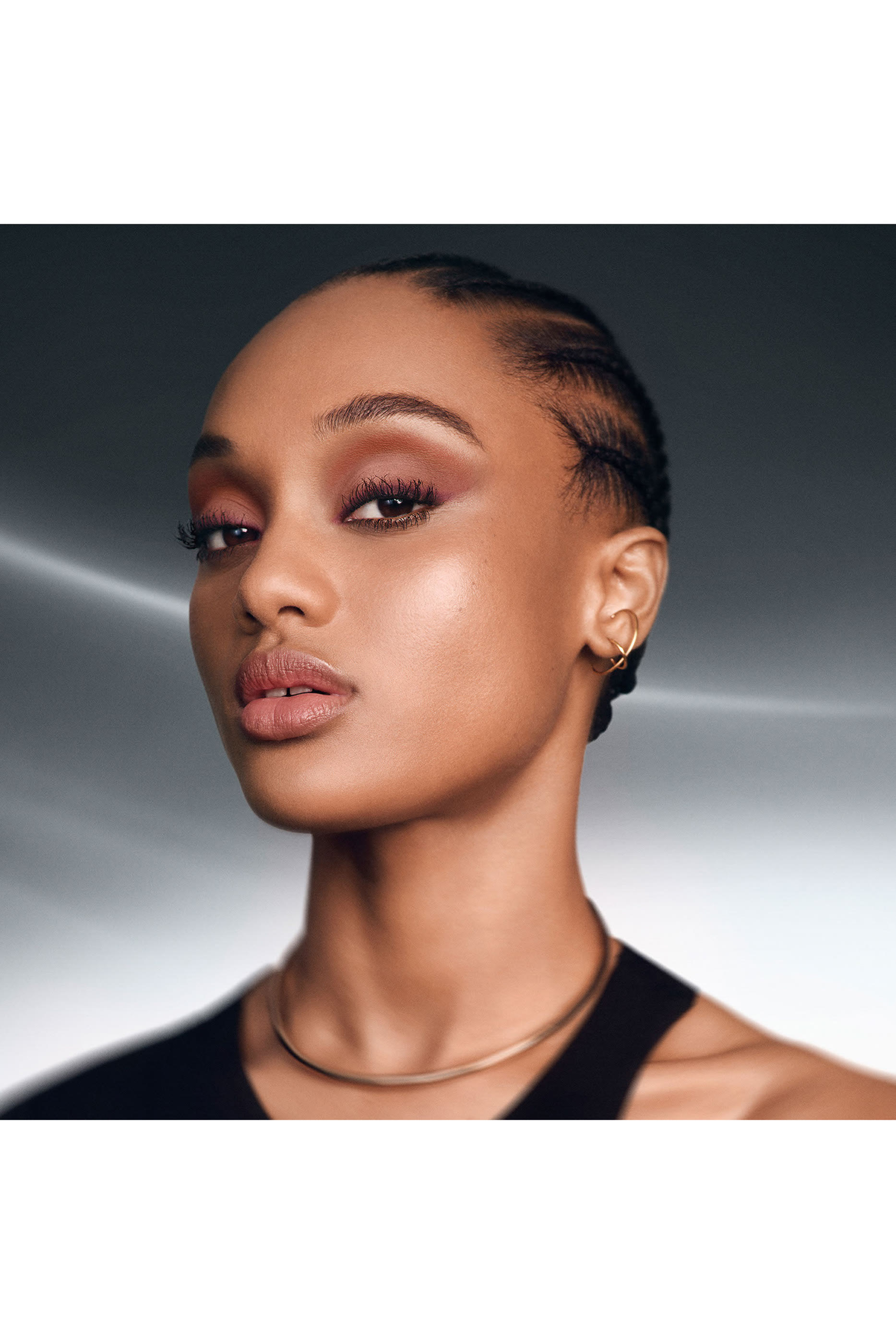 لوحة ظلال عيون هيبنوس بخمس ألوان