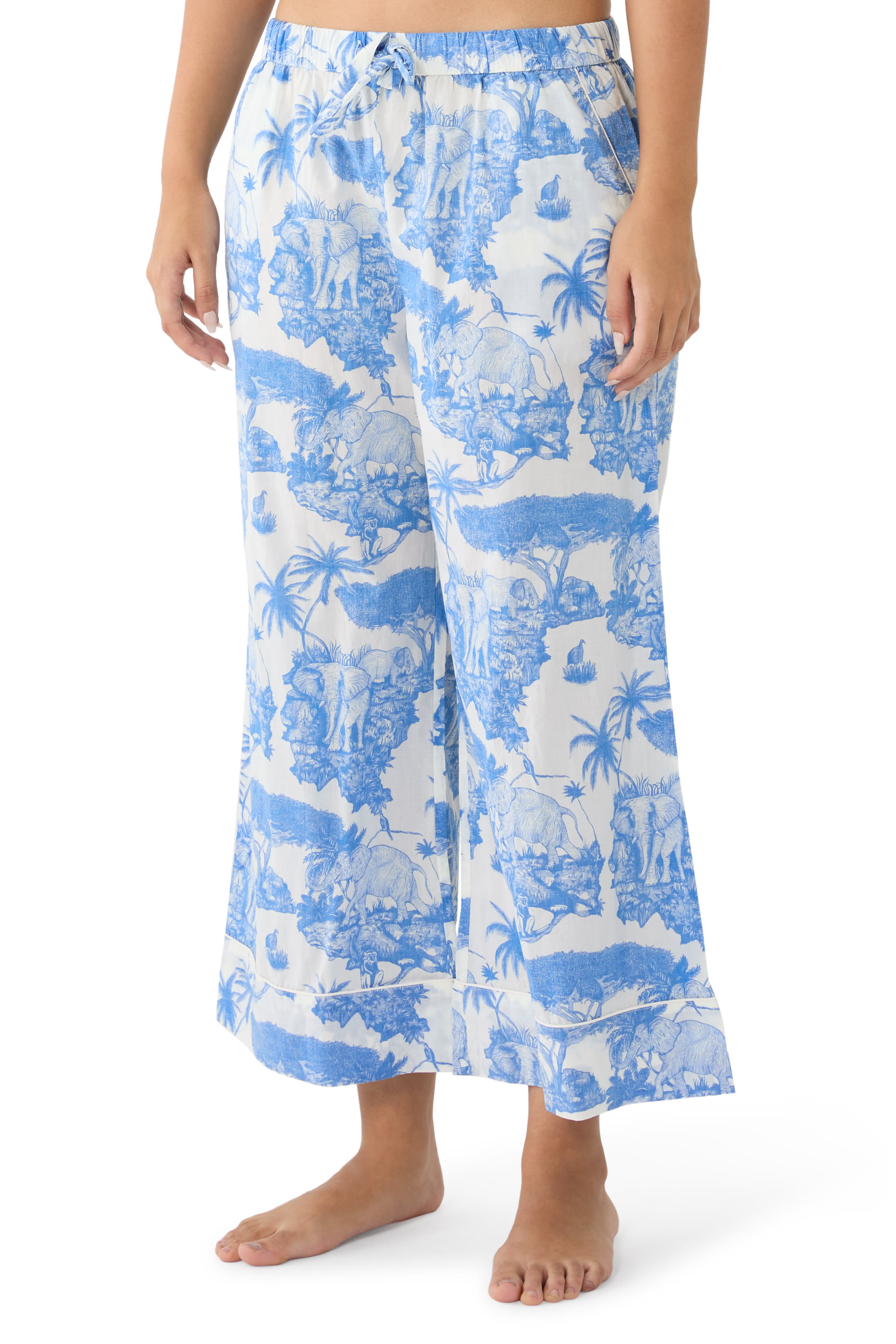 طقم قميص مربعة وبنطال بقصة ساق واسعة بنقشة نمر