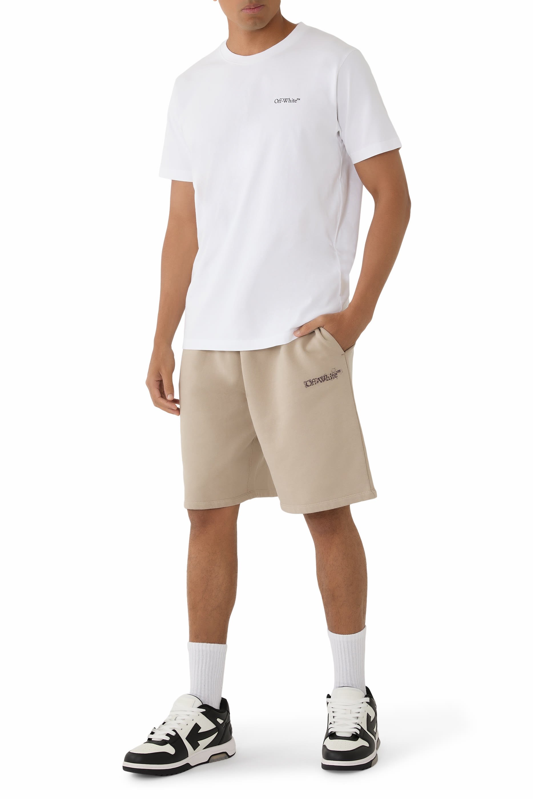 تيشيرت بنقشة شعار الأسهم