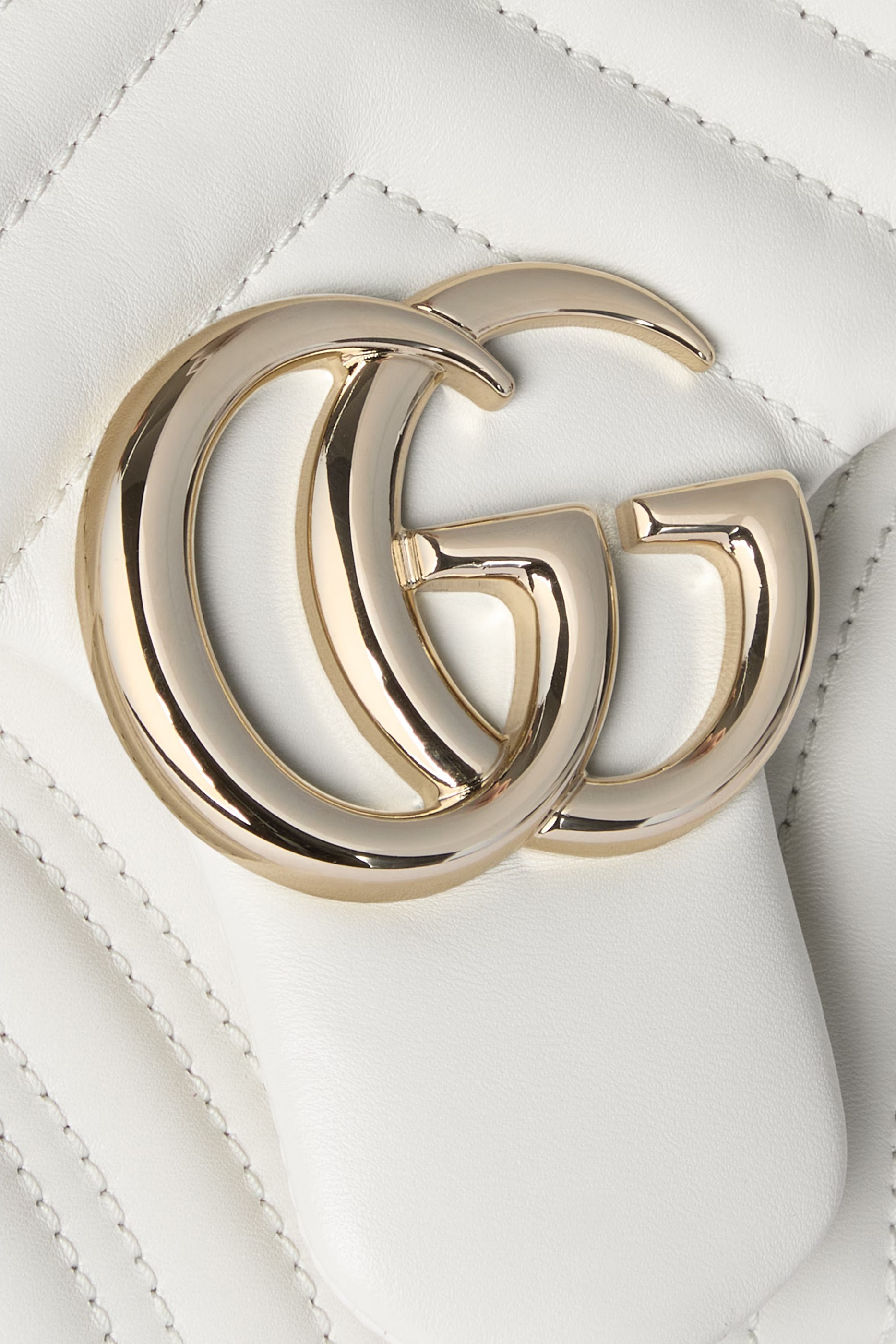 حقيبة كتف مارمونت متوسطة بحرفي شعار الماركة