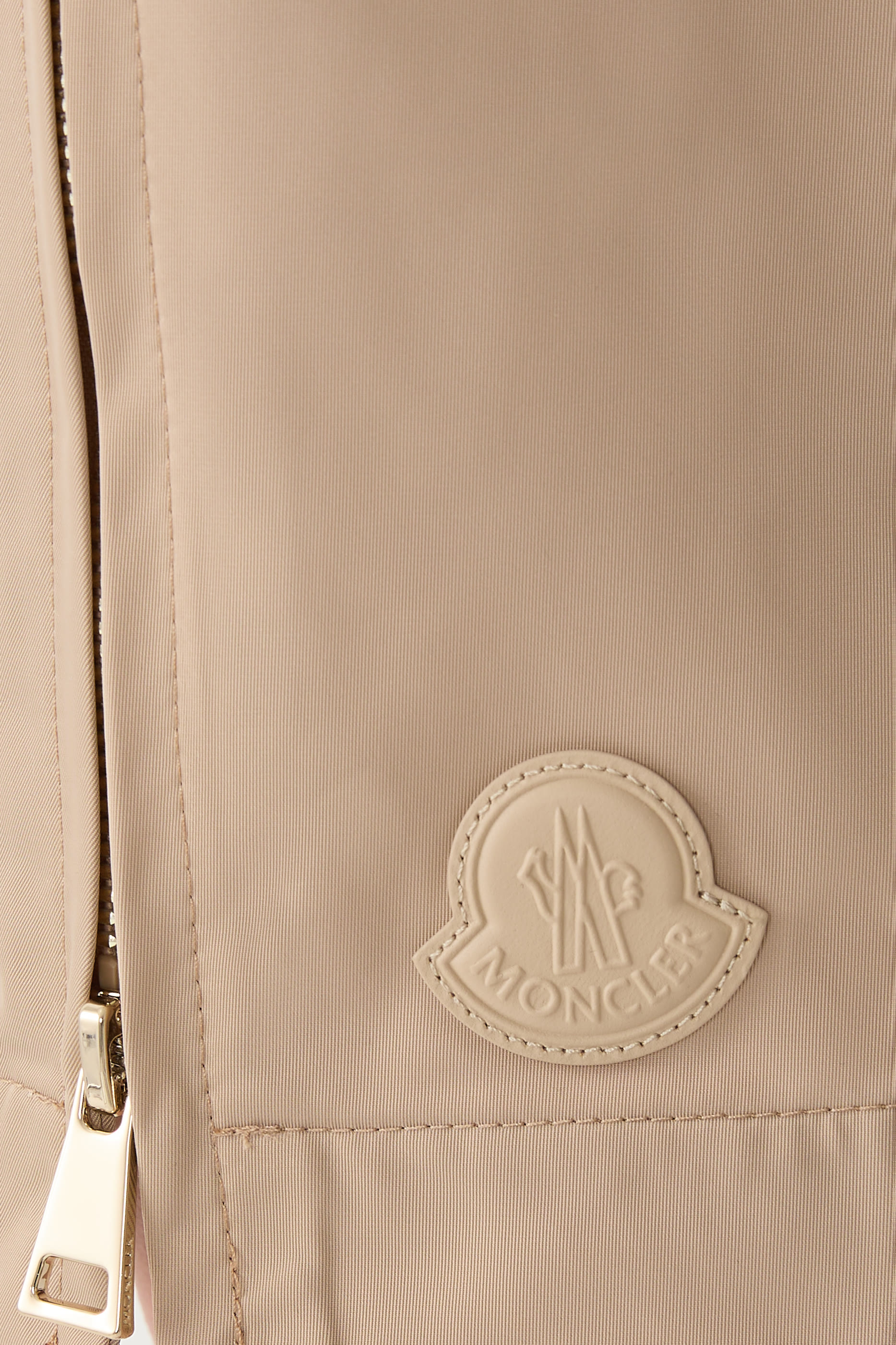 تنورة متوسطة الطول بسحاب