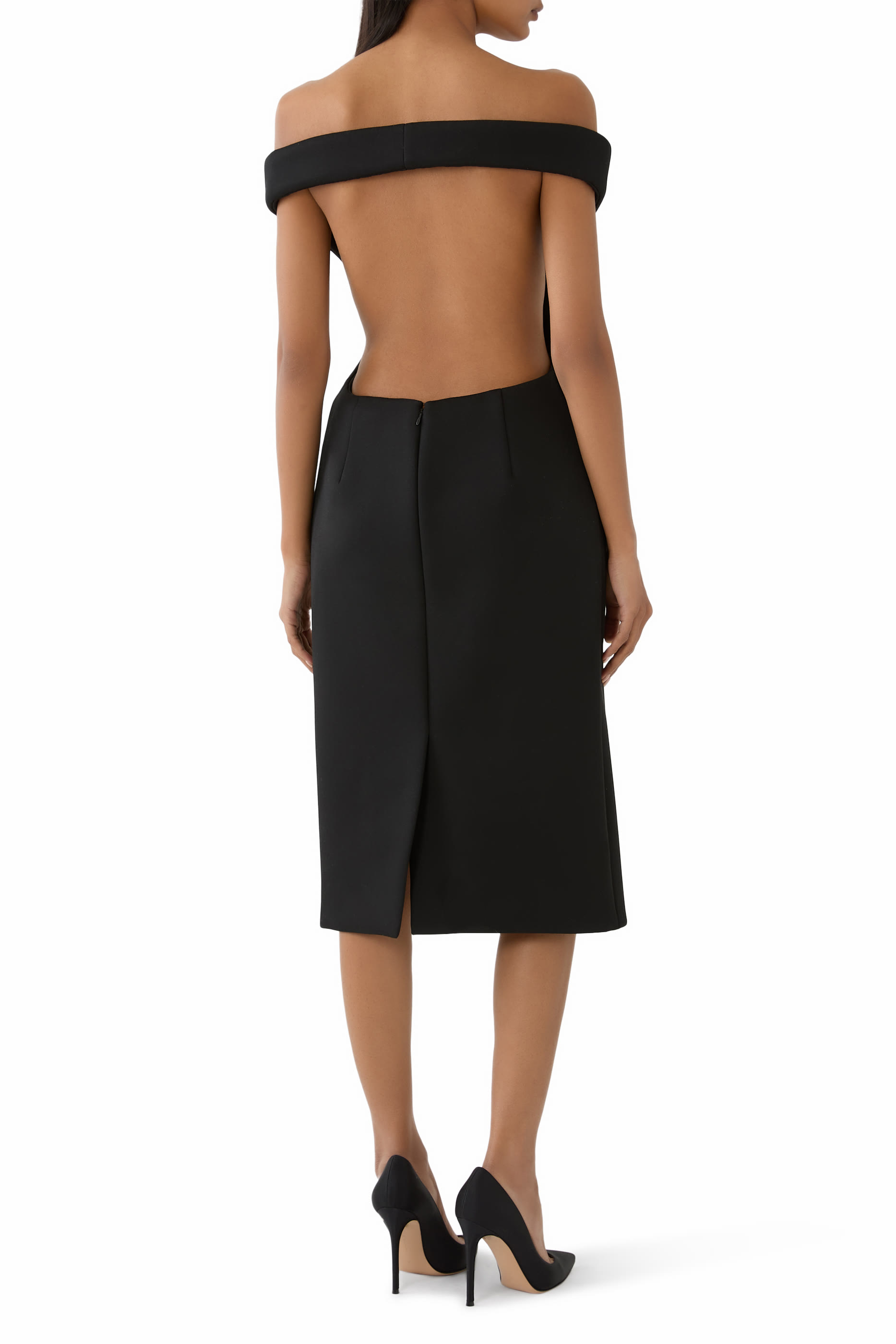 فستان بقصة ضيقة