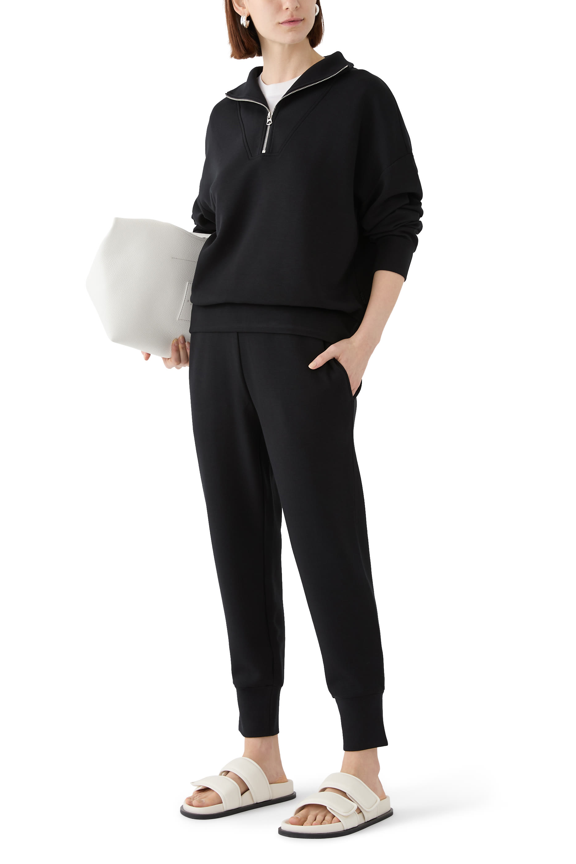 بنطال بأساور كاحل ضيقة