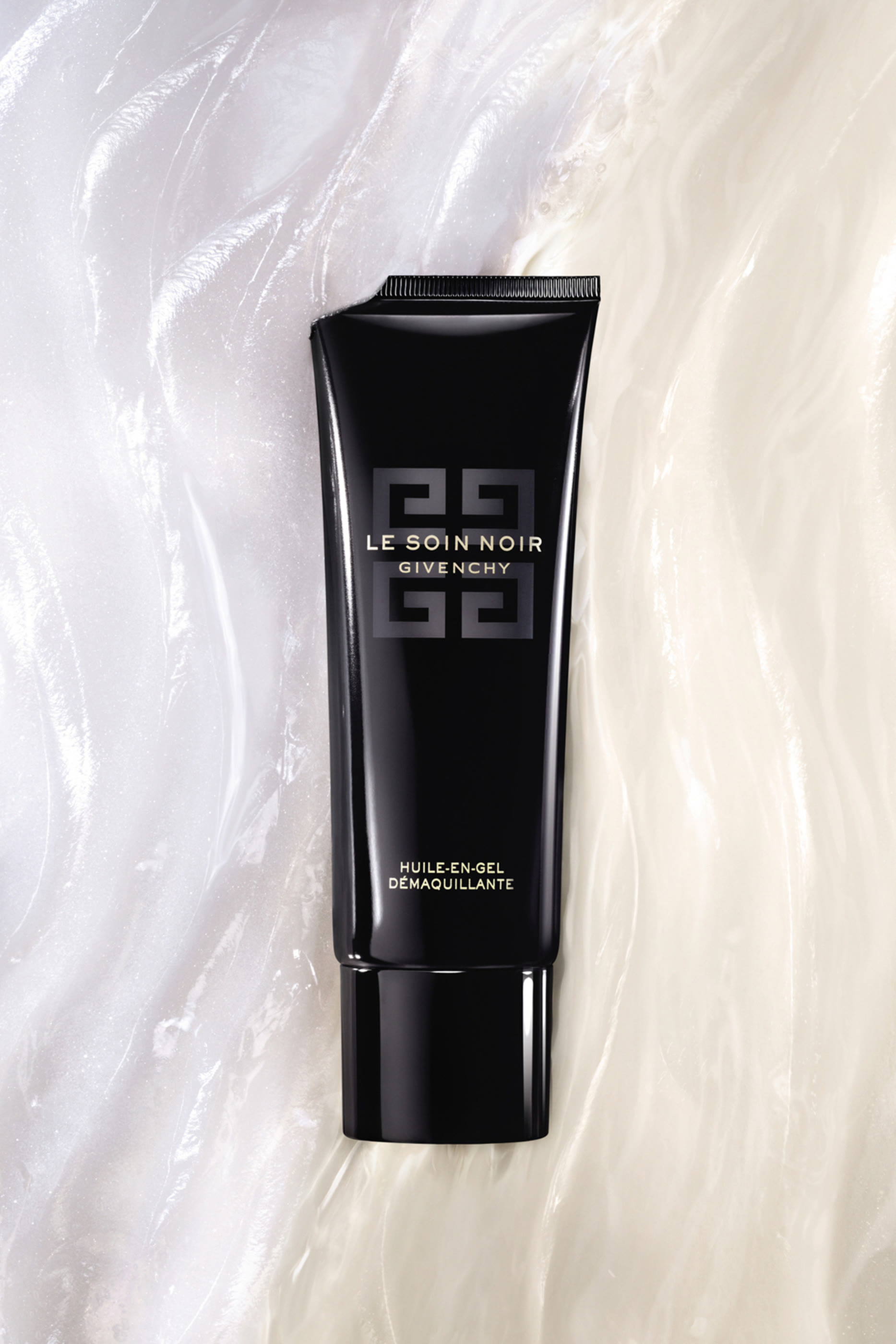 مزيل مكياج جل زيتي لو سوان نوار