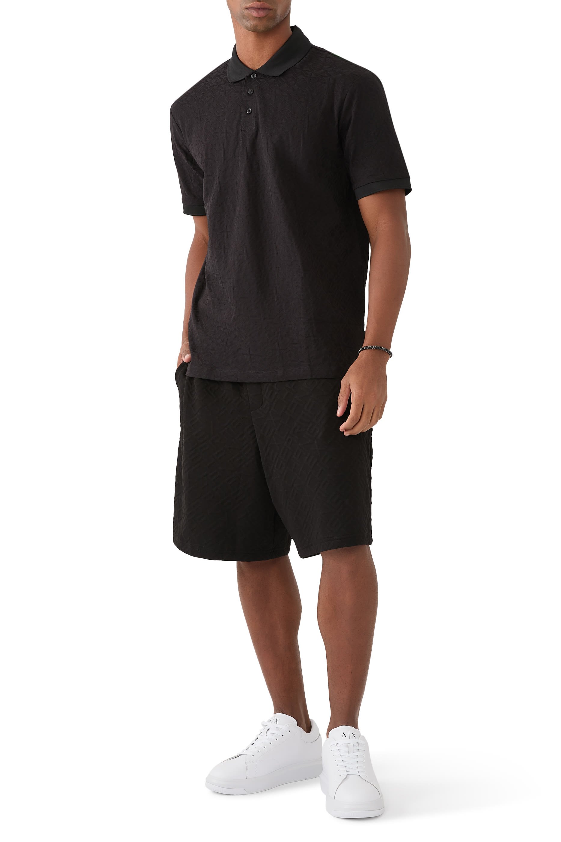 شورت بحروف شعار الماركة بالكامل