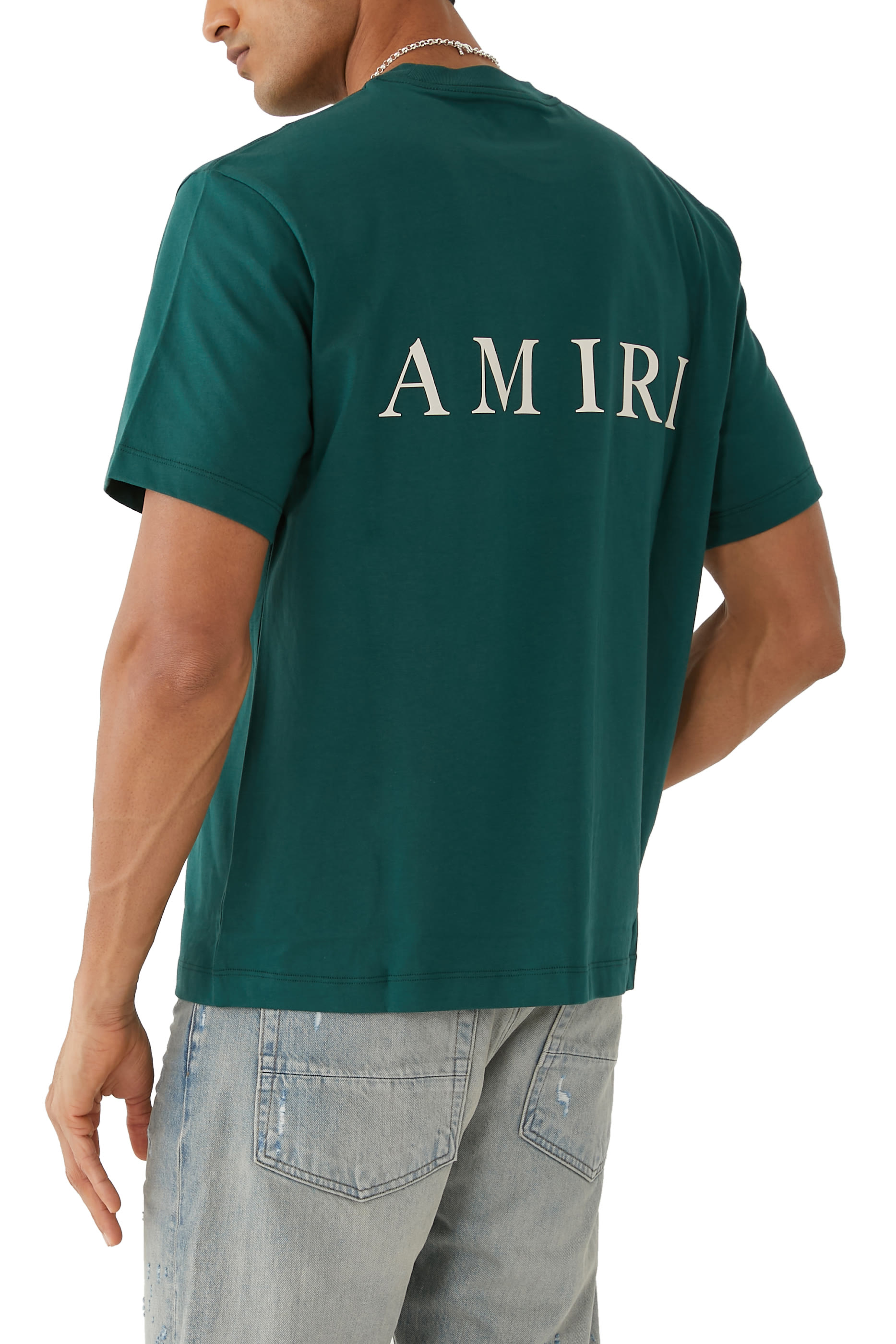 تيشيرت بحروف شعار الماركة