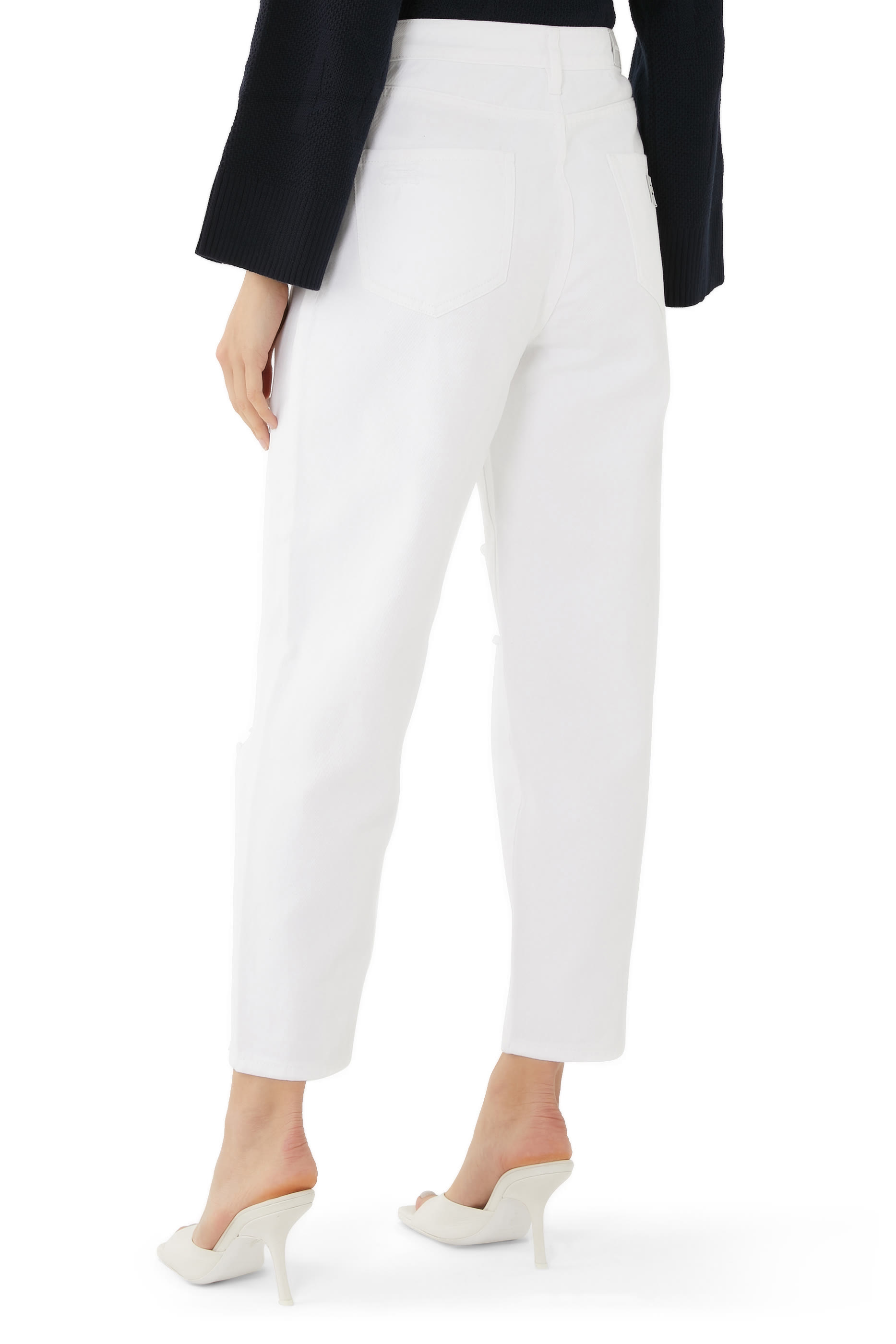 بنطال جينز مريح بتفاصيل ممزقة