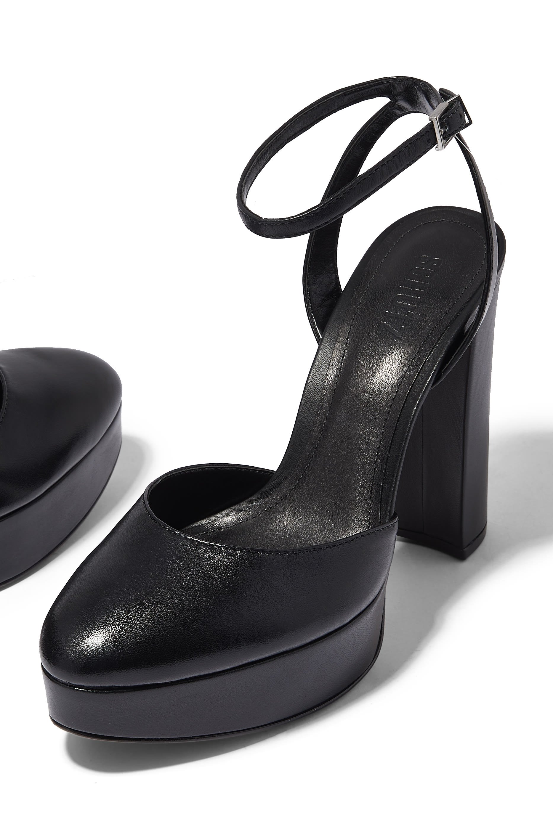 حذاء كلاسيك ميلا 135 بنعل سميك