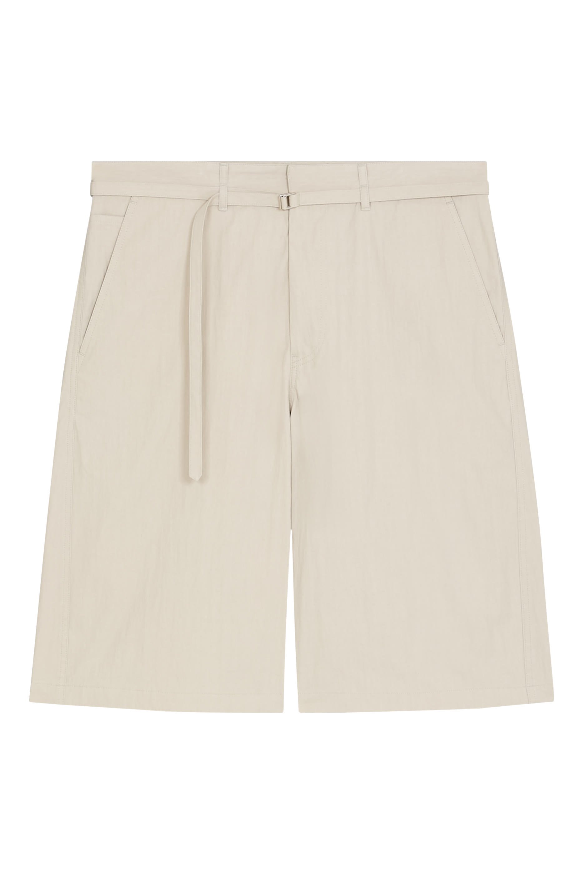 شورت بحزام وتصميم مقوس