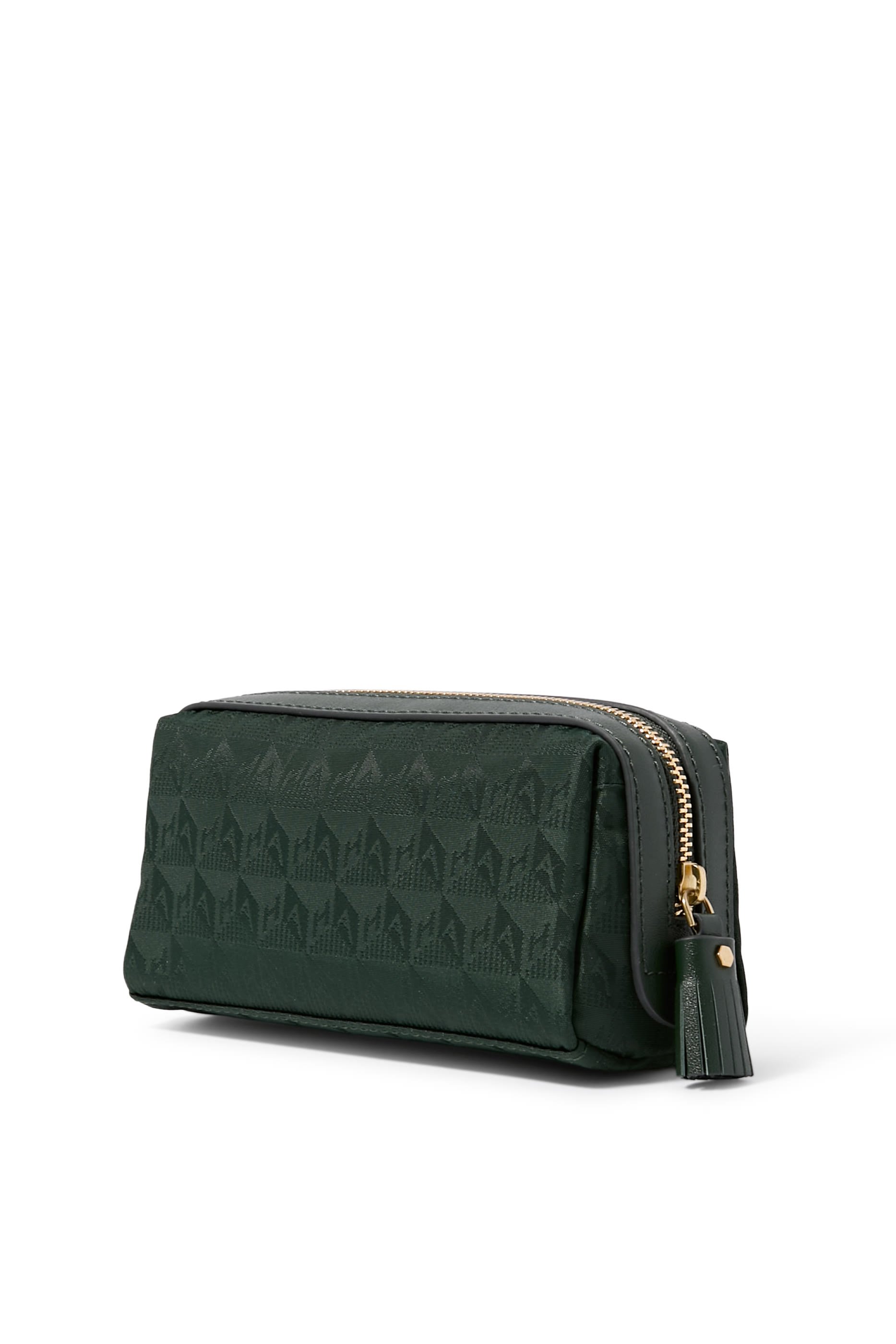 حقيبة أغراض للبنات بشعار الماركة