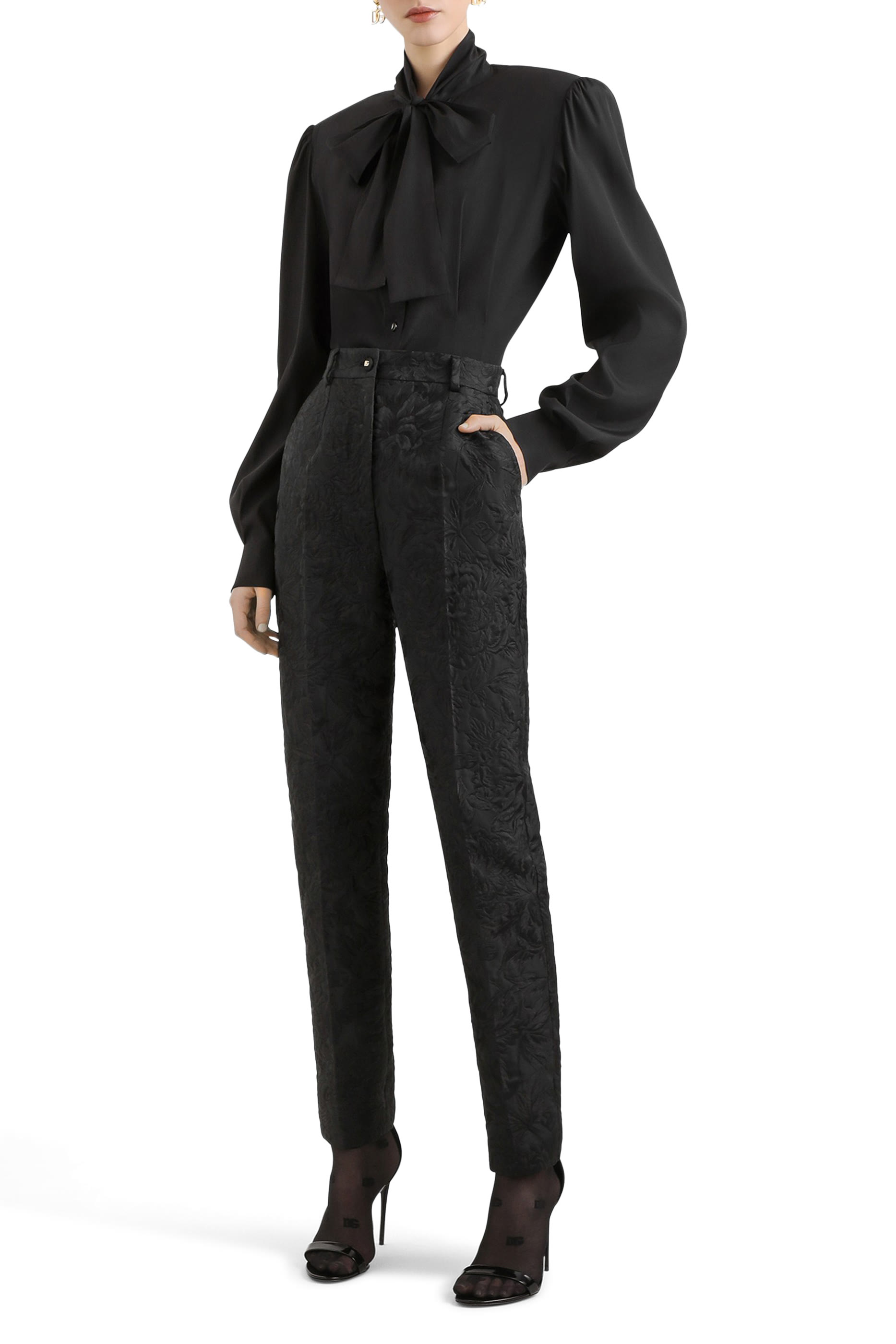 بنطال بقص ملاءمة للجسم ونقشة زهور مبطنة جاكار