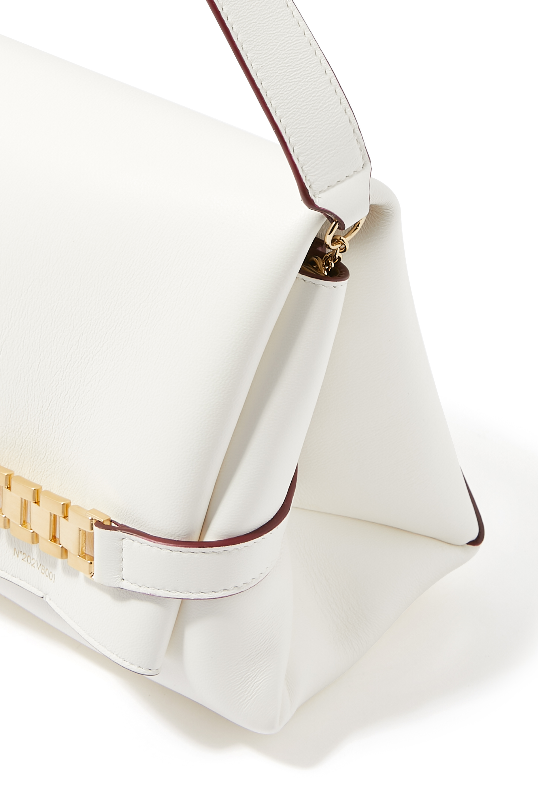 حقيبة صغيرة بحمالة وسلسلة