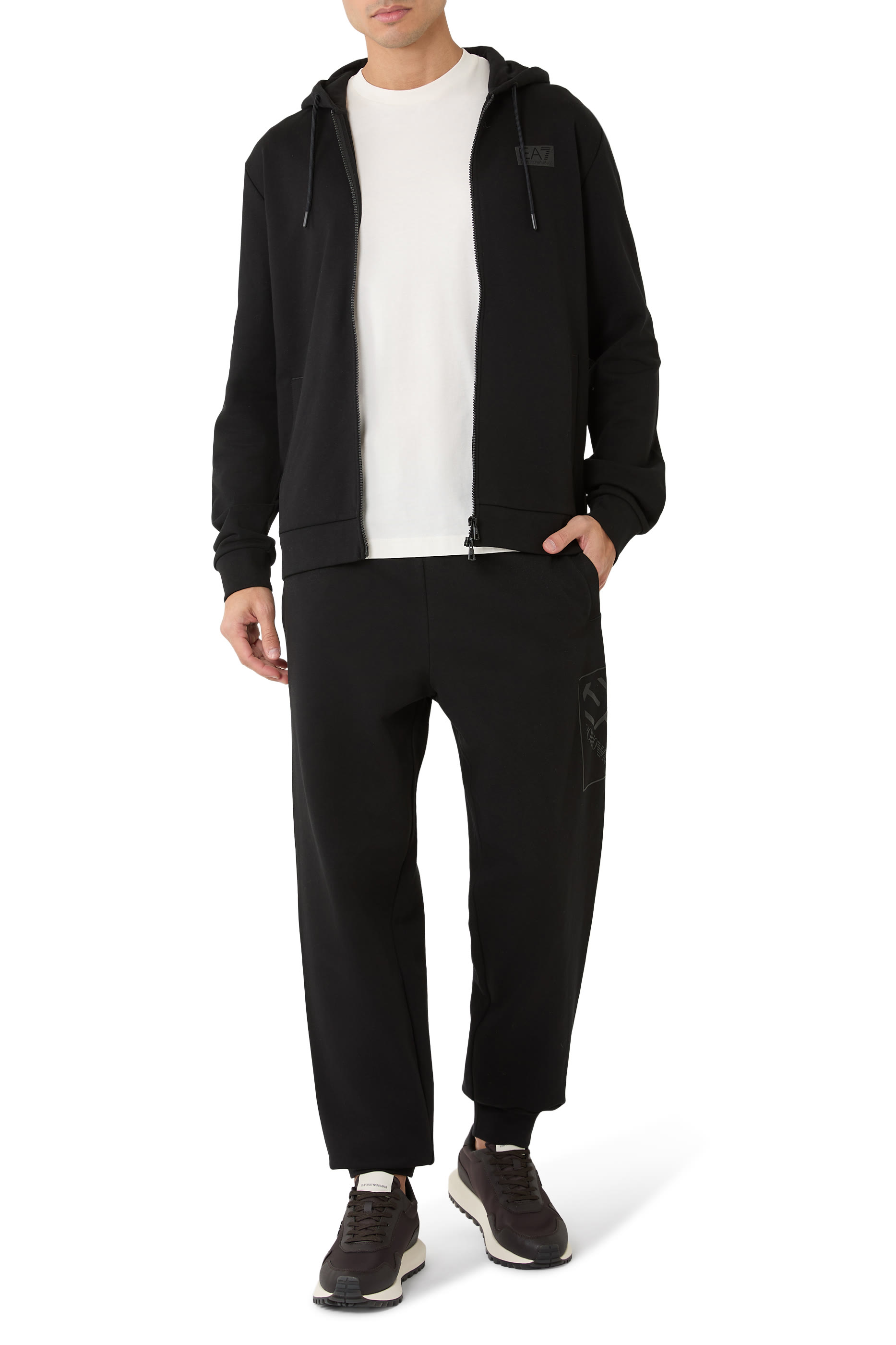 تيشيرت بشعار الماركة