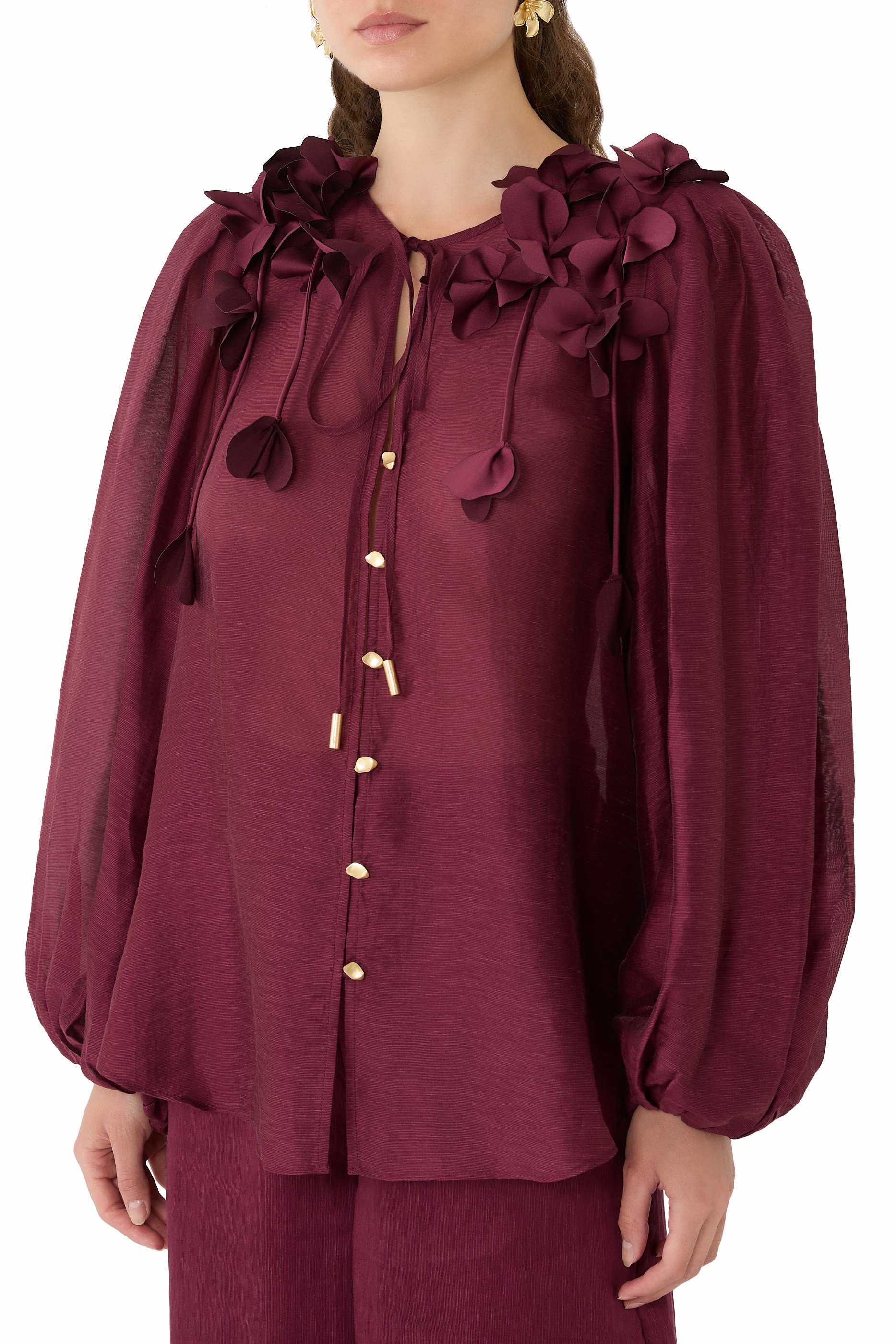 بلوزة كامي مزينة بأزهار