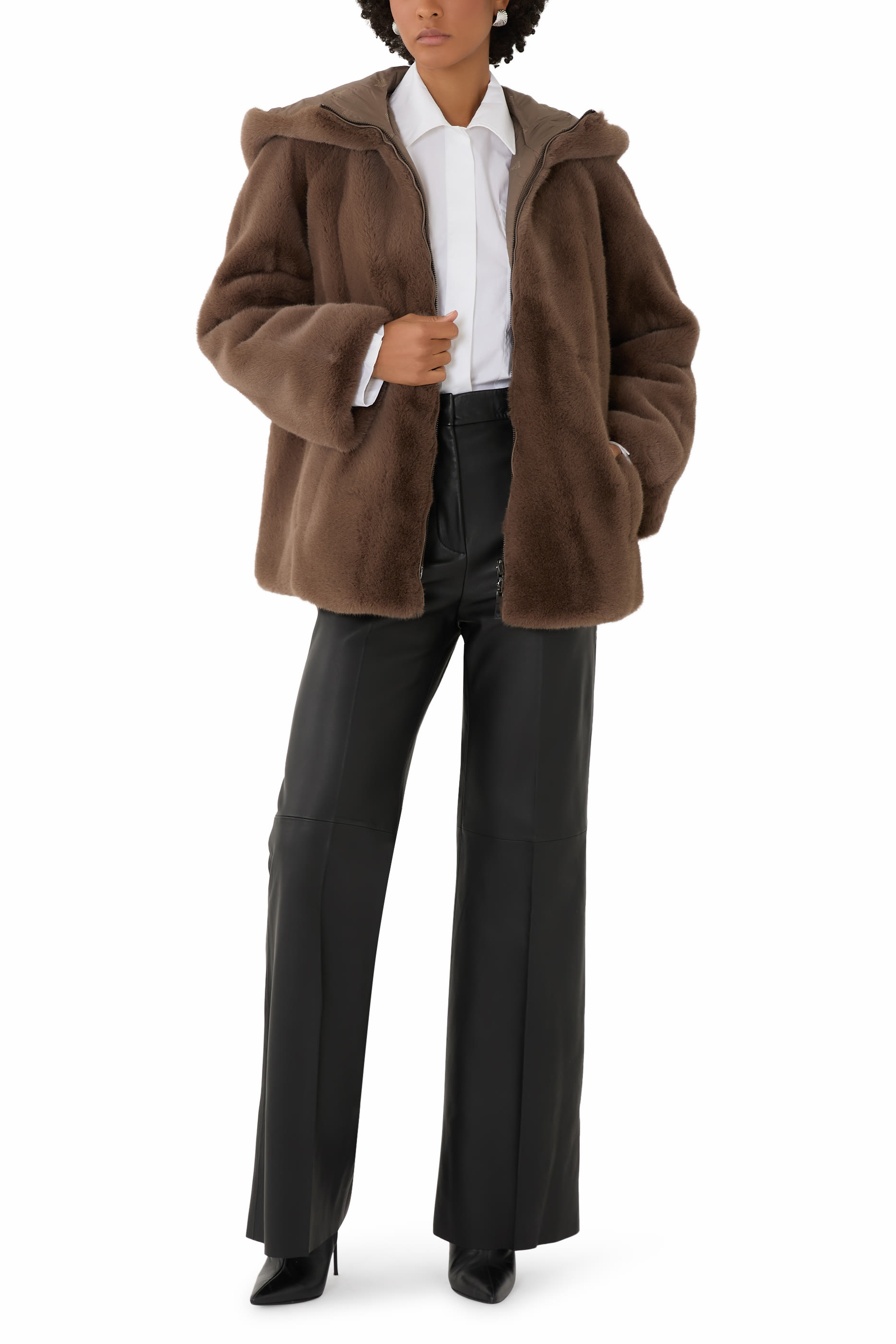 بلوزة بتصميم بوجهين وغطاء للراس فرو صناعي