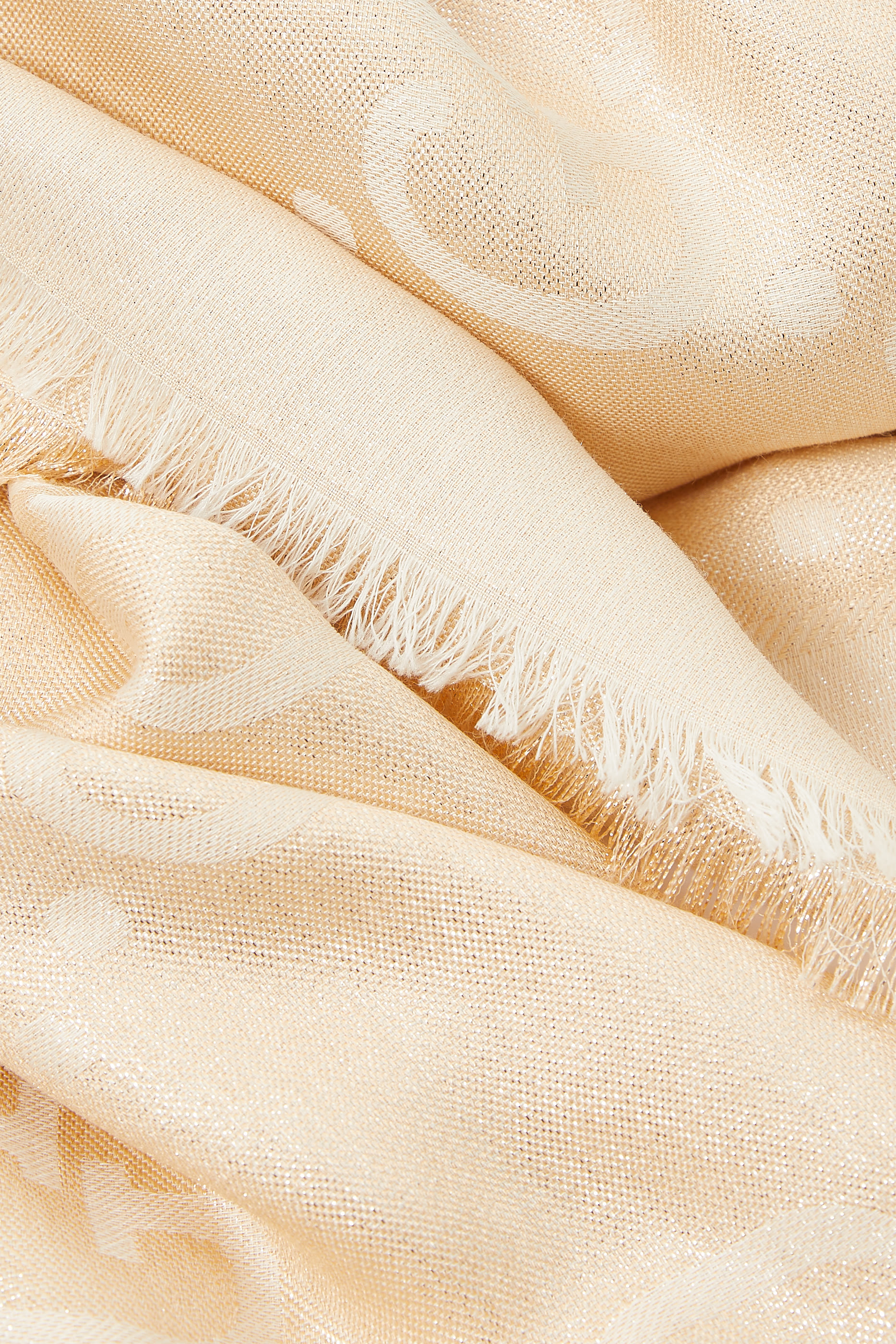 شال لوكس بنقشة شعار GG