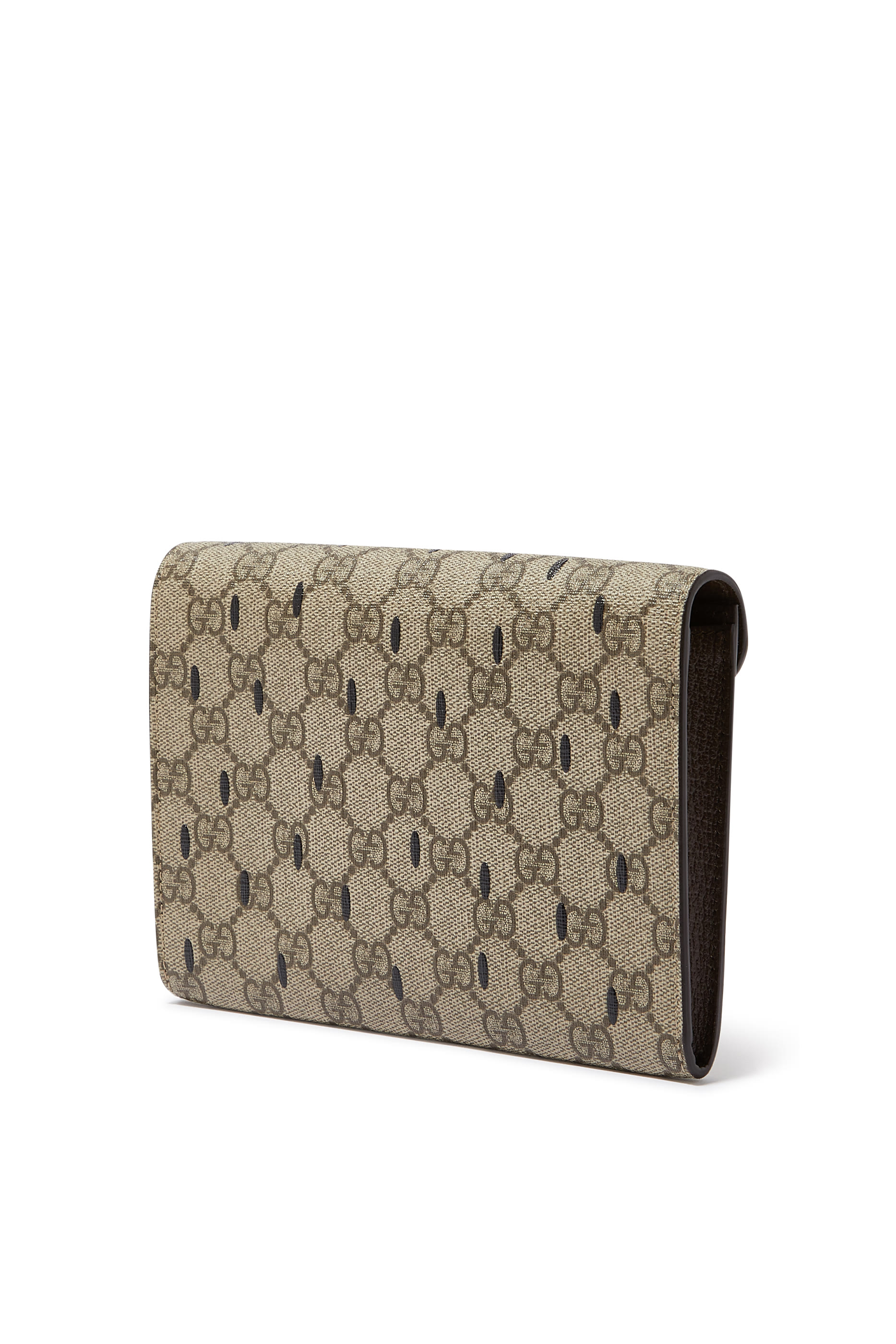 حقيبة صغيرة بحلية فراولة محفورة بشعار GG