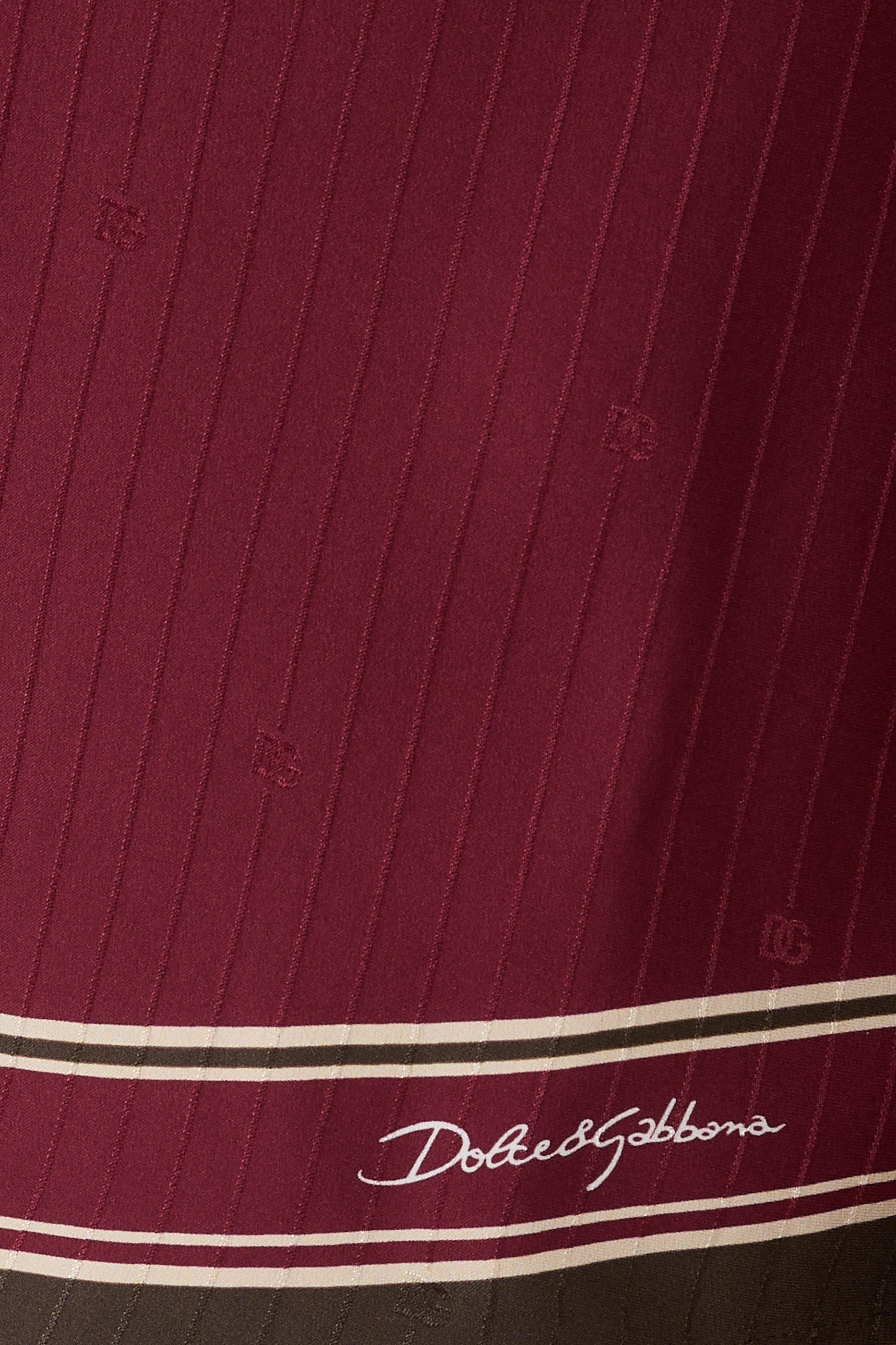 قميص بقصة عادية ونقشة خطوط وشعار الماركة جاكار