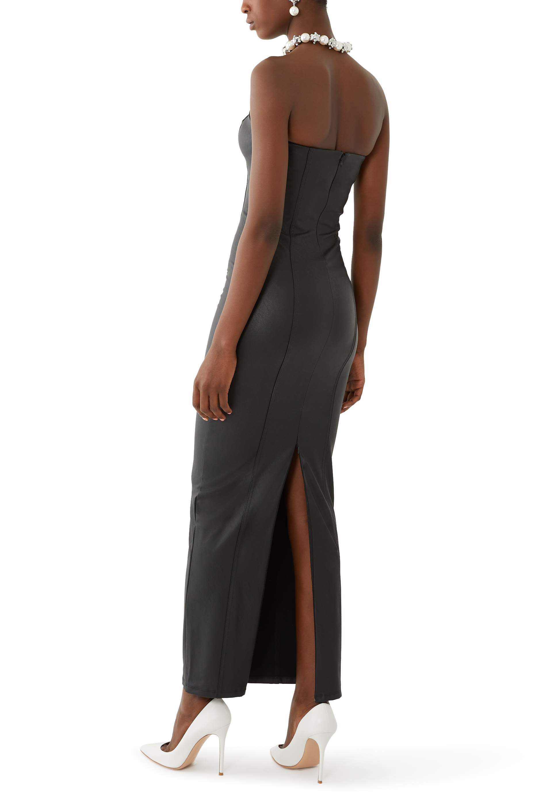 فستان طويل بقصة مستقيمة