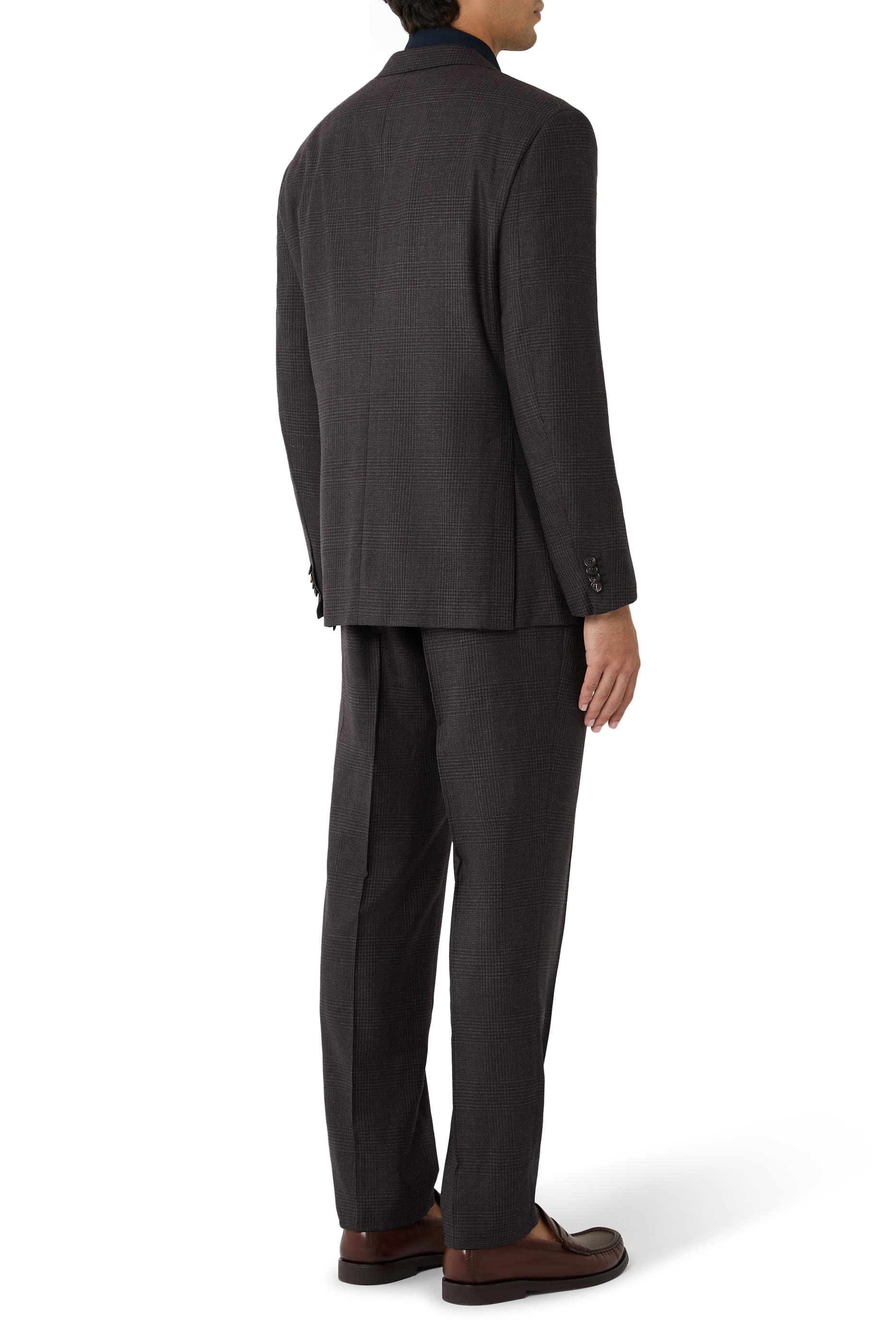 بدلة أبيتو بقصة ضيقة