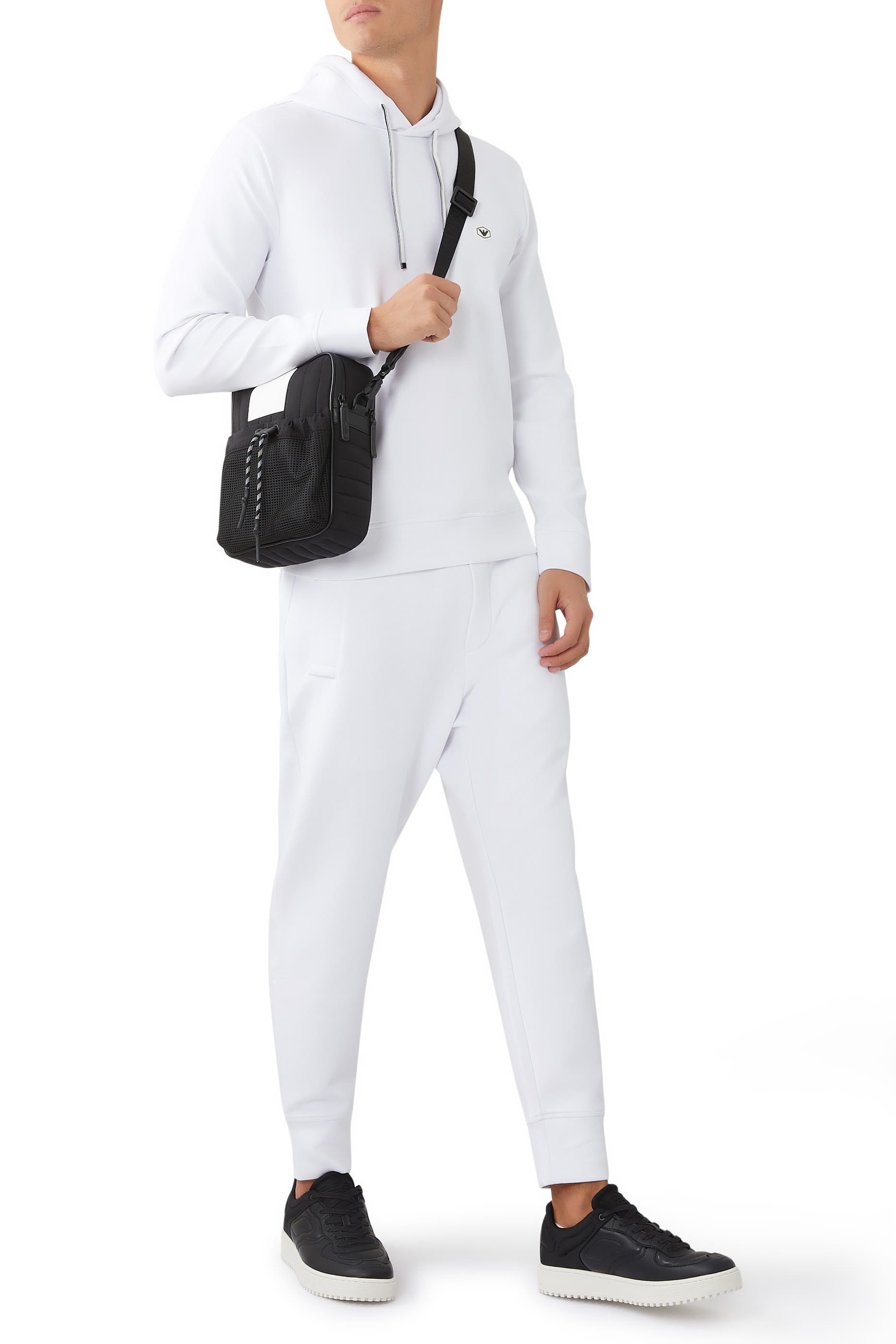 سويت شيرت بغطاء رأس ورقعة شعار الماركة بحجم صغير