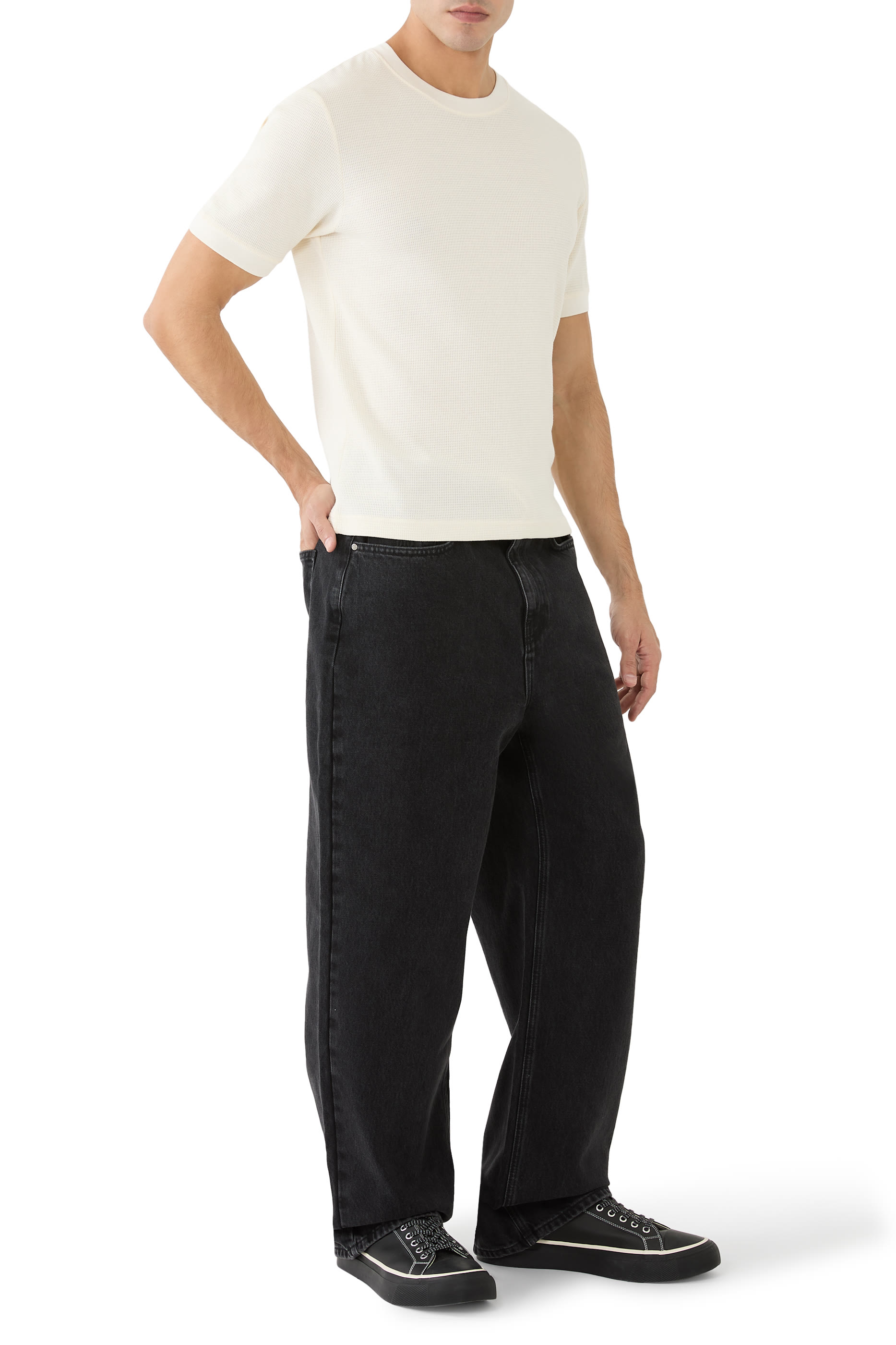 بنطال جينز بقصة مريحة دنيم