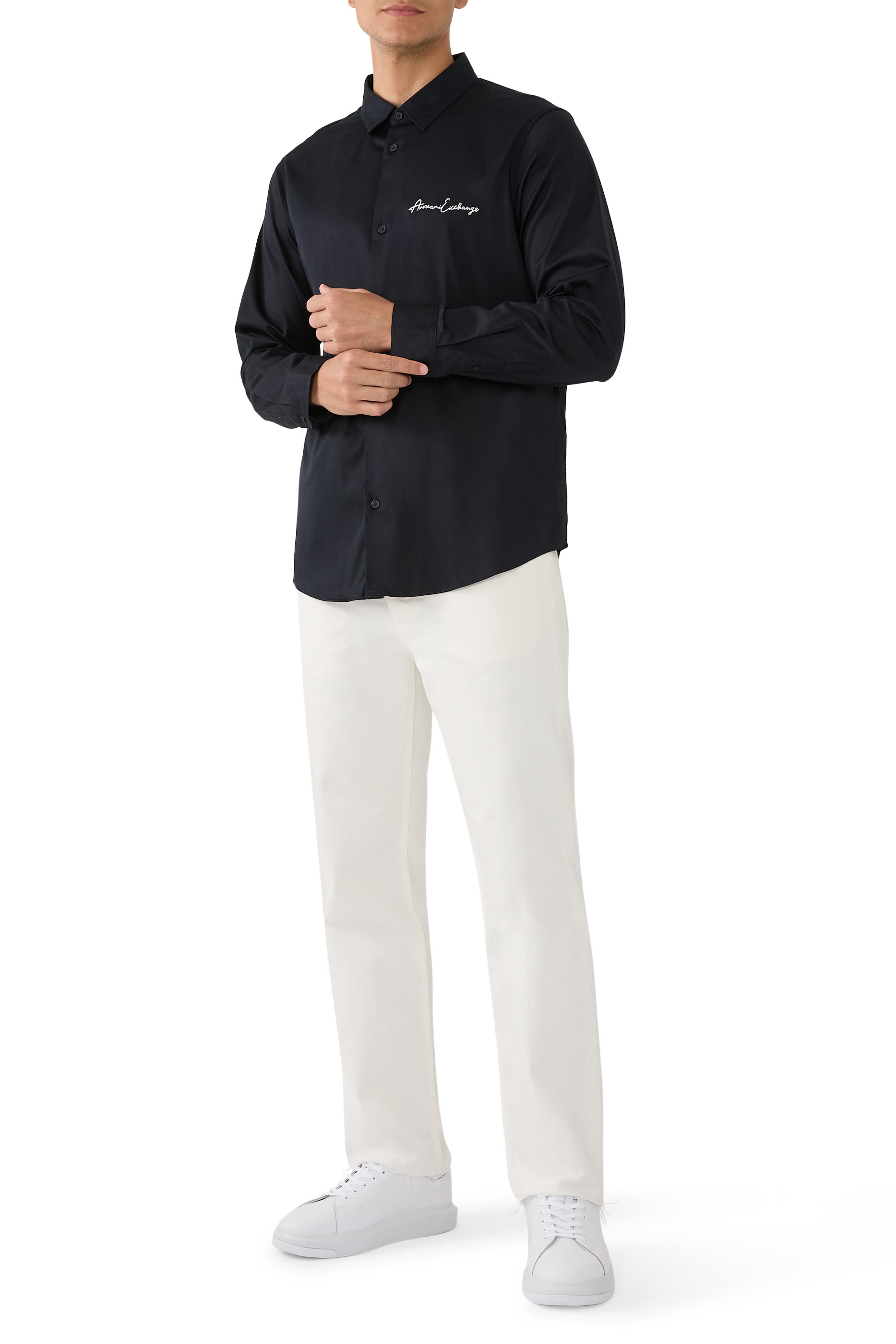 قميص بشعار الماركة