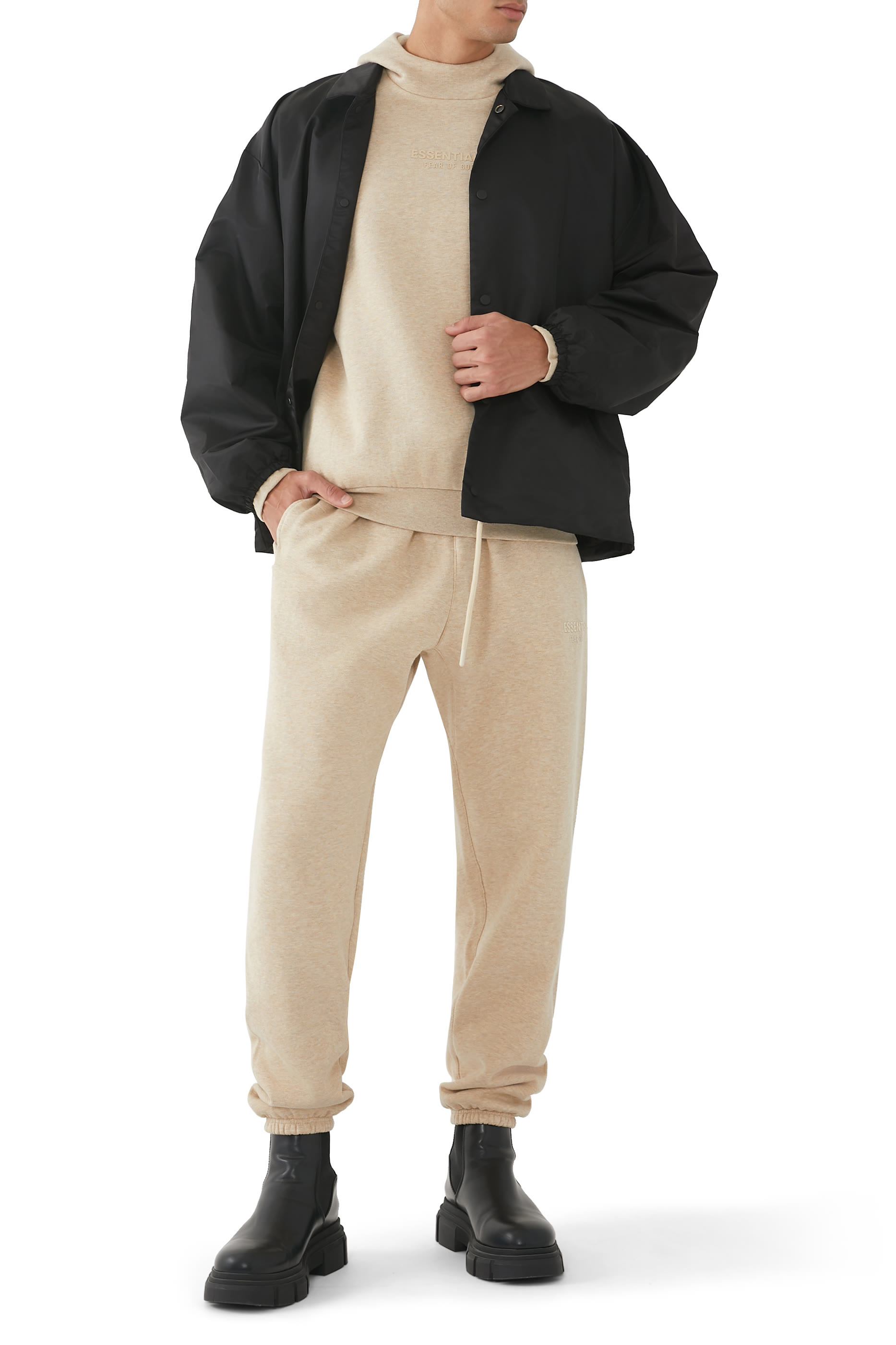 جاكيت كوتشز بشعار الماركة