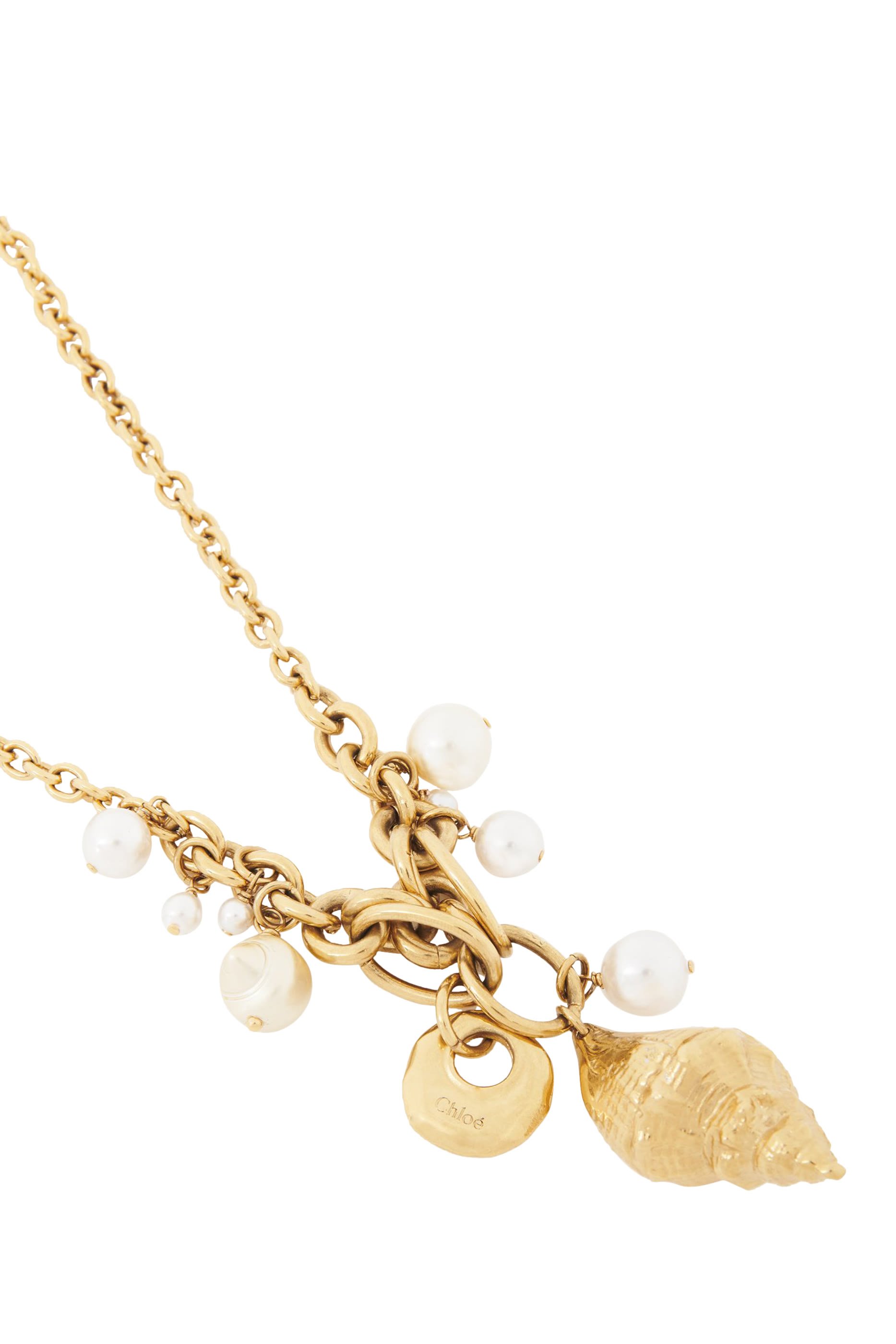 قلادة بدلاية بتصميم أصداف