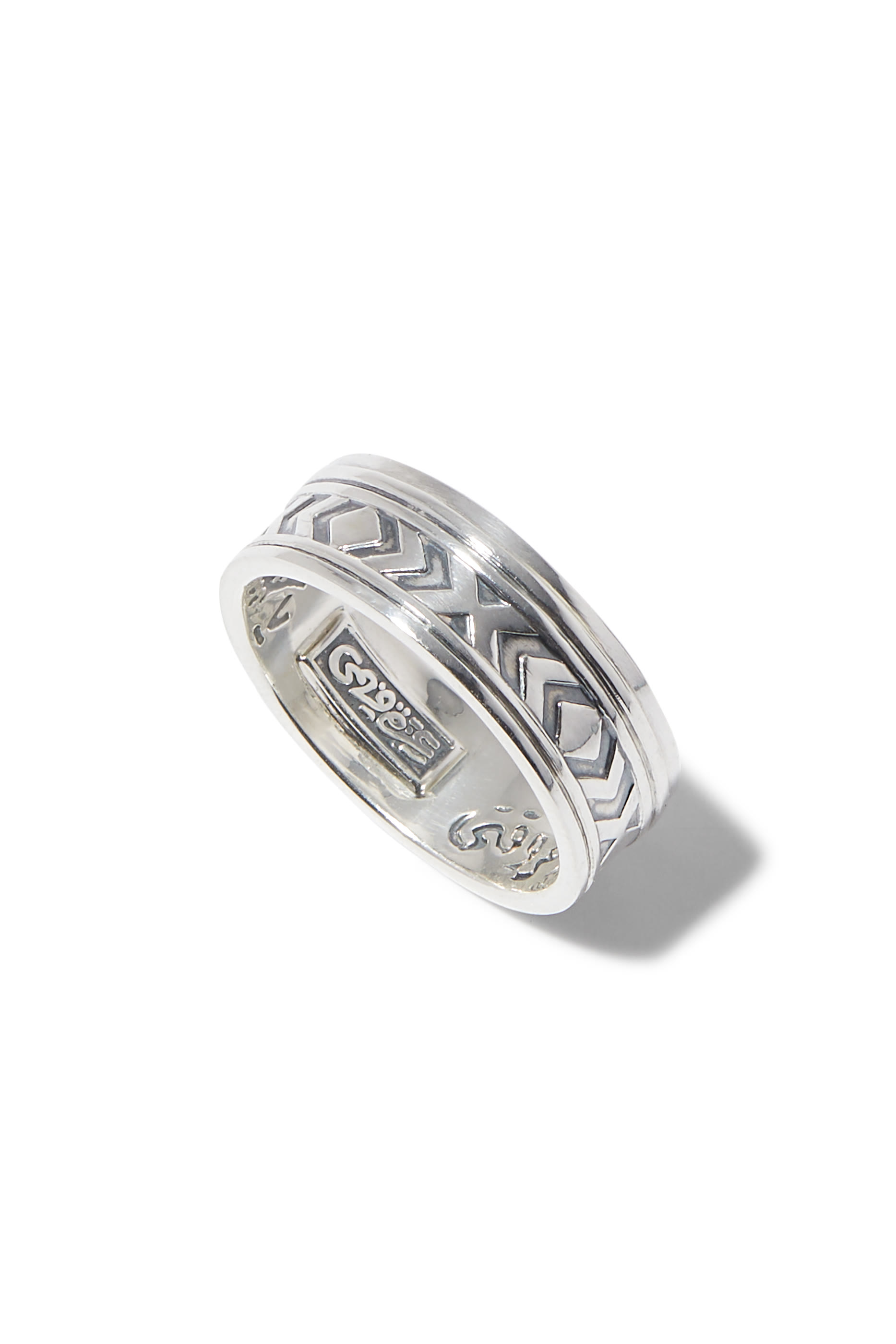 خاتم بحروف عربية