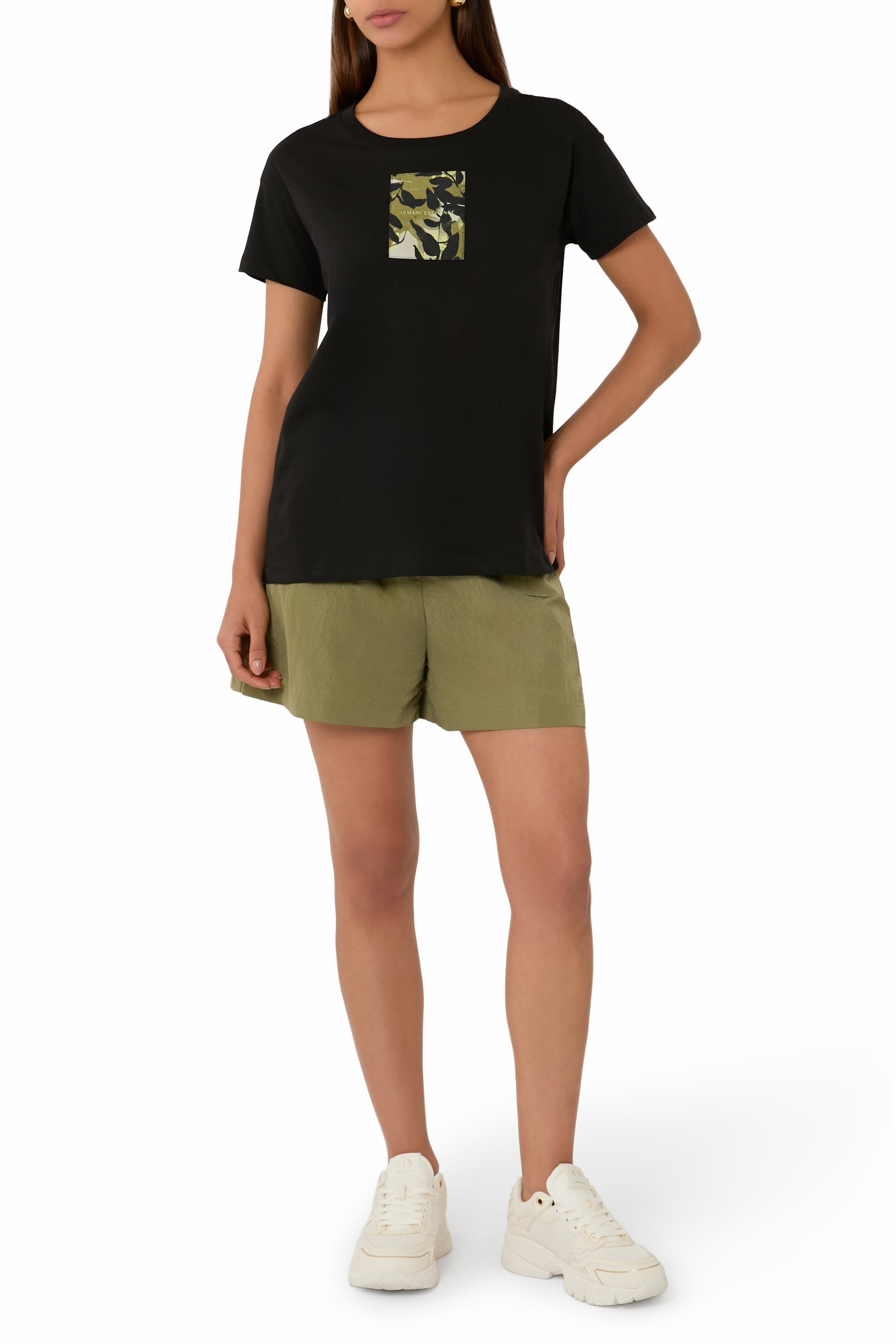 تيشيرت بقصة مريحة وطبعة شعار الماركة