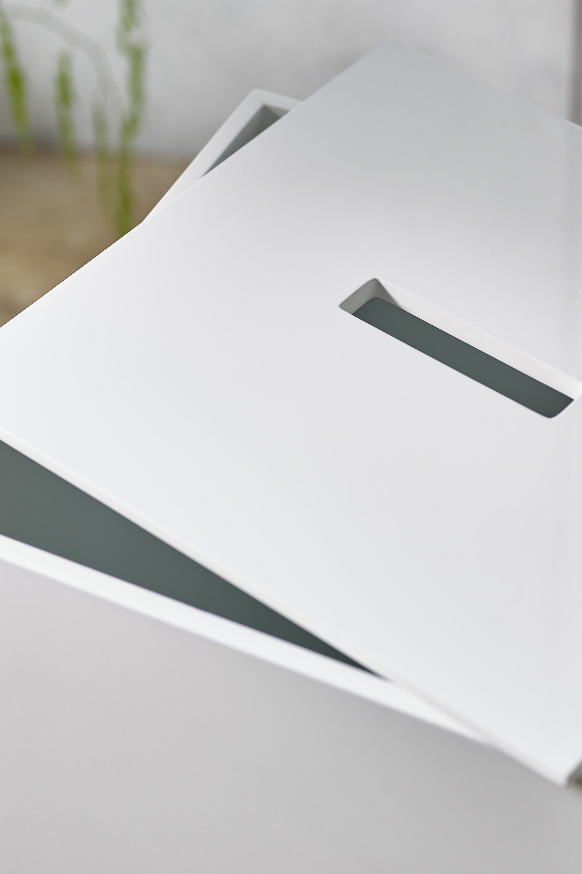 سلة غسيل لاكر