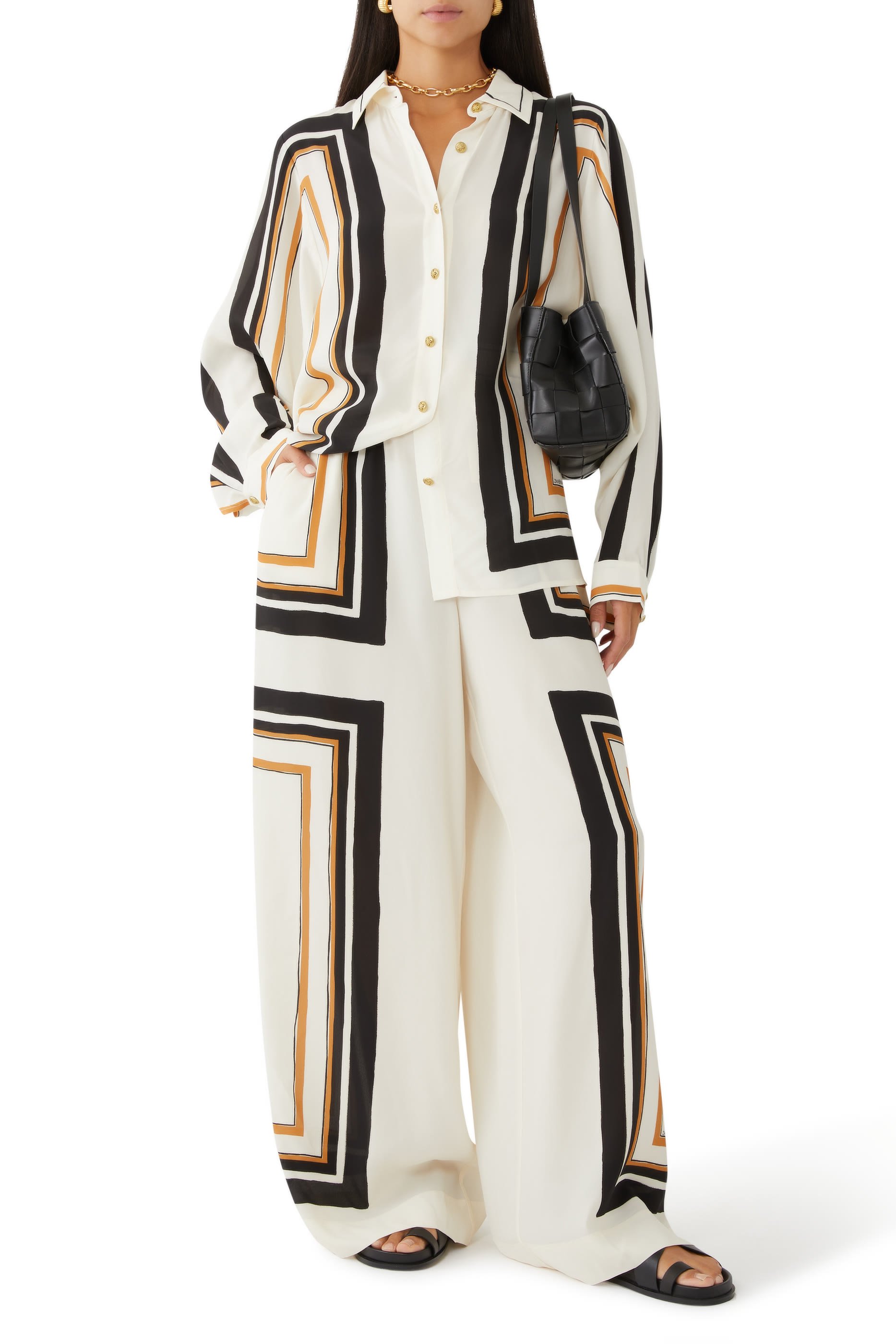 بنطال برباط تضييق على الخصر