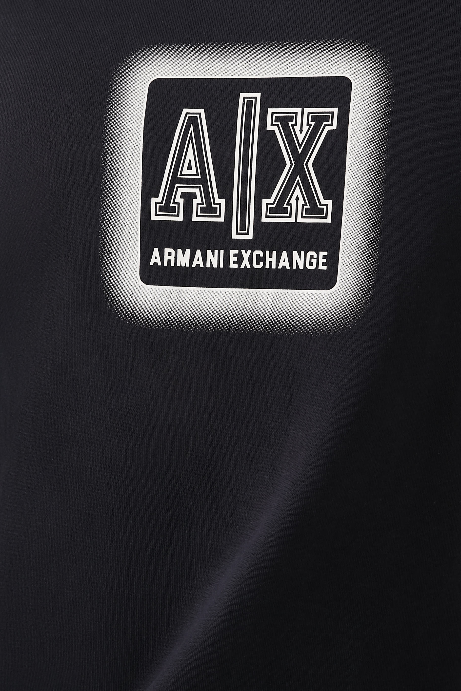 تيشيرت بشعار الماركة