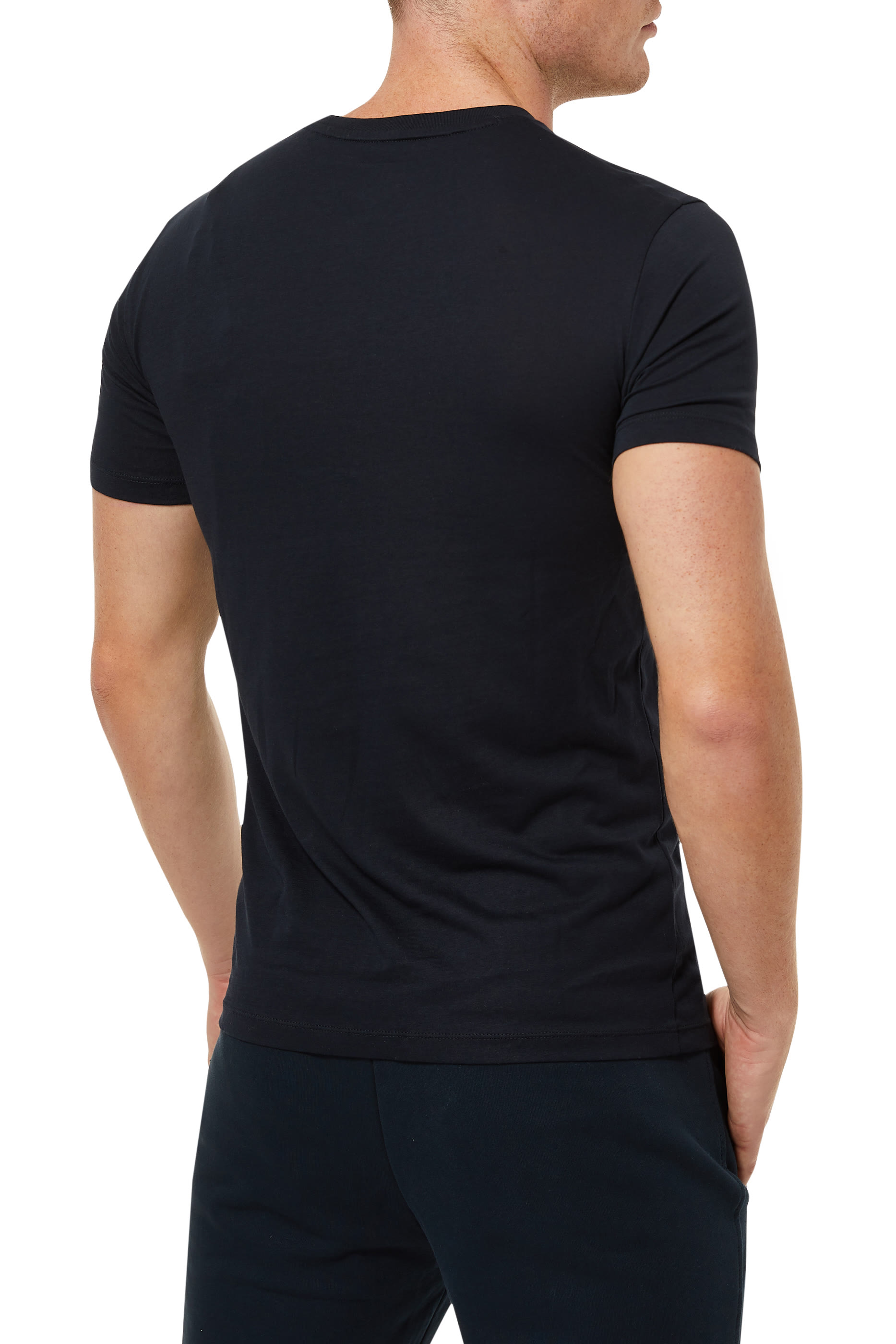 تيشيرت بشعار الماركة كلاسيكي