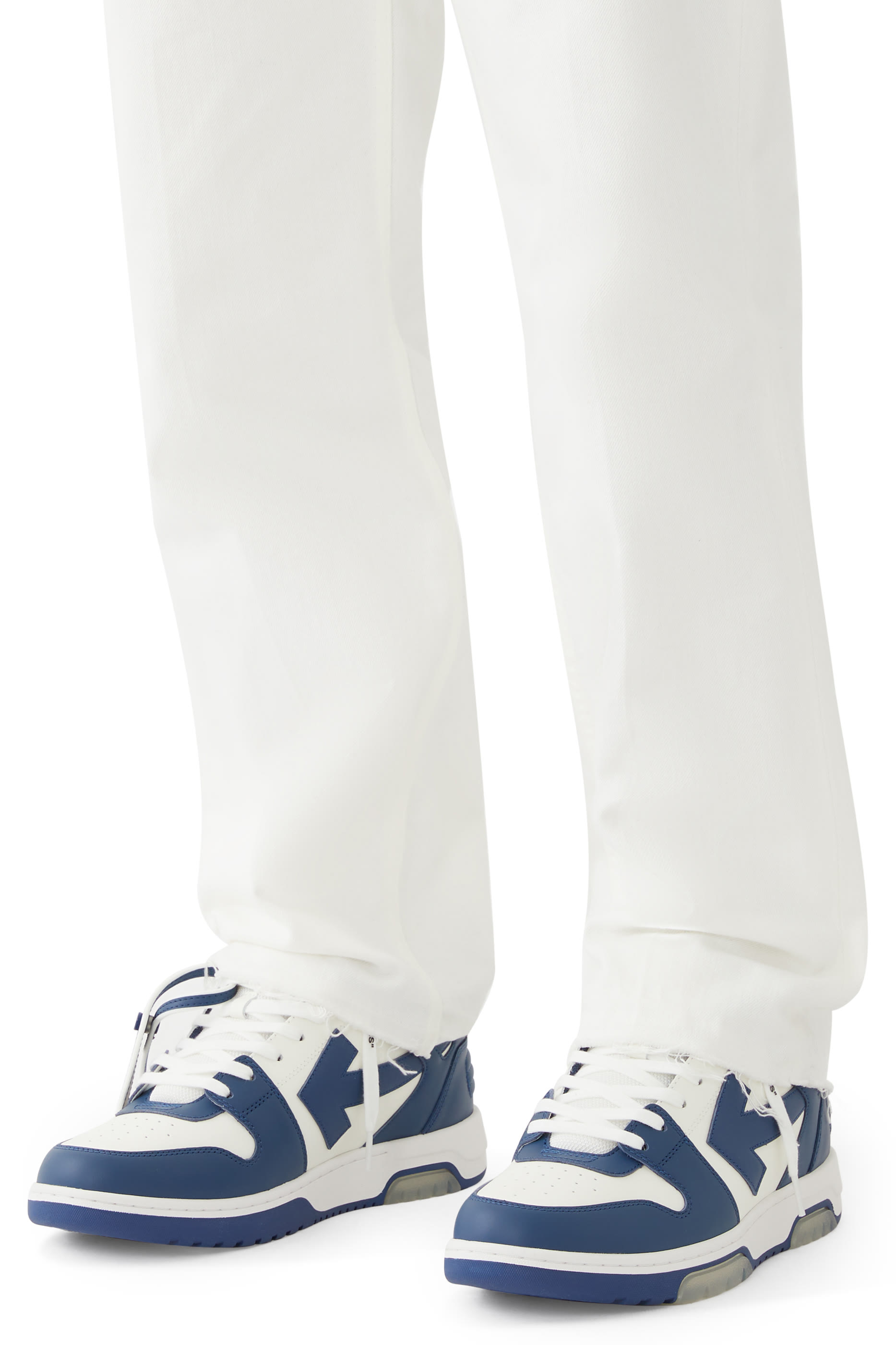 سنيكرز اوت اوف اوفيس جلد