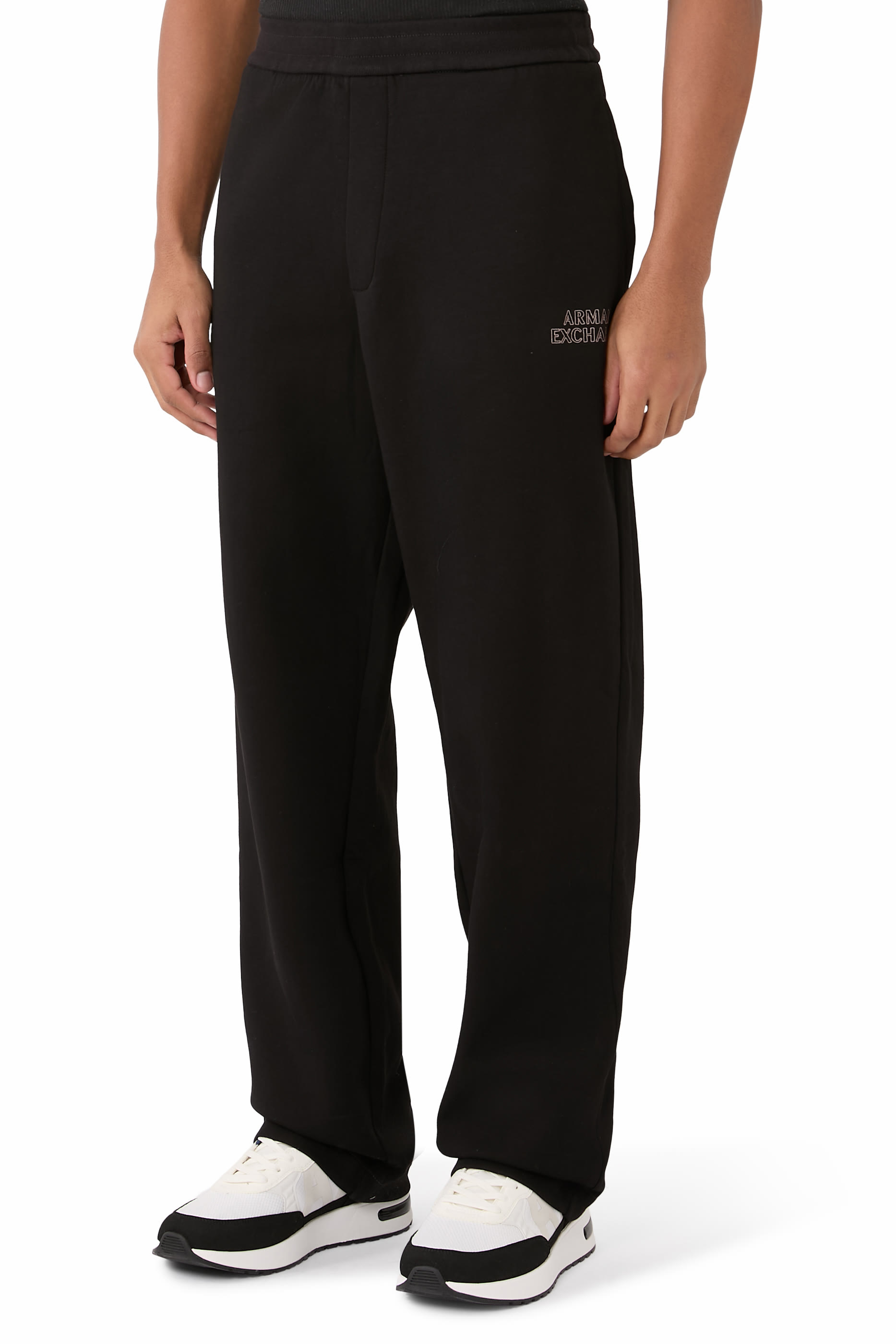 بنطال رياضي بشعار الماركة