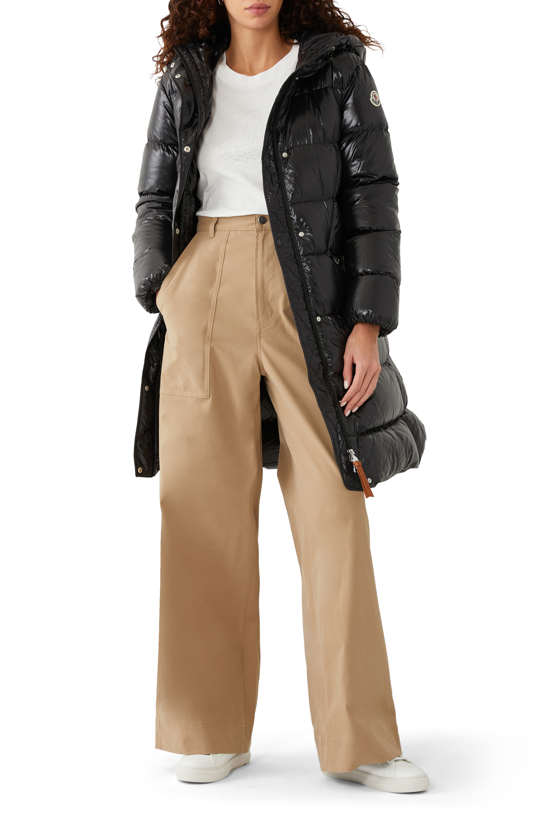 بنطال بقصة ساق واسعة