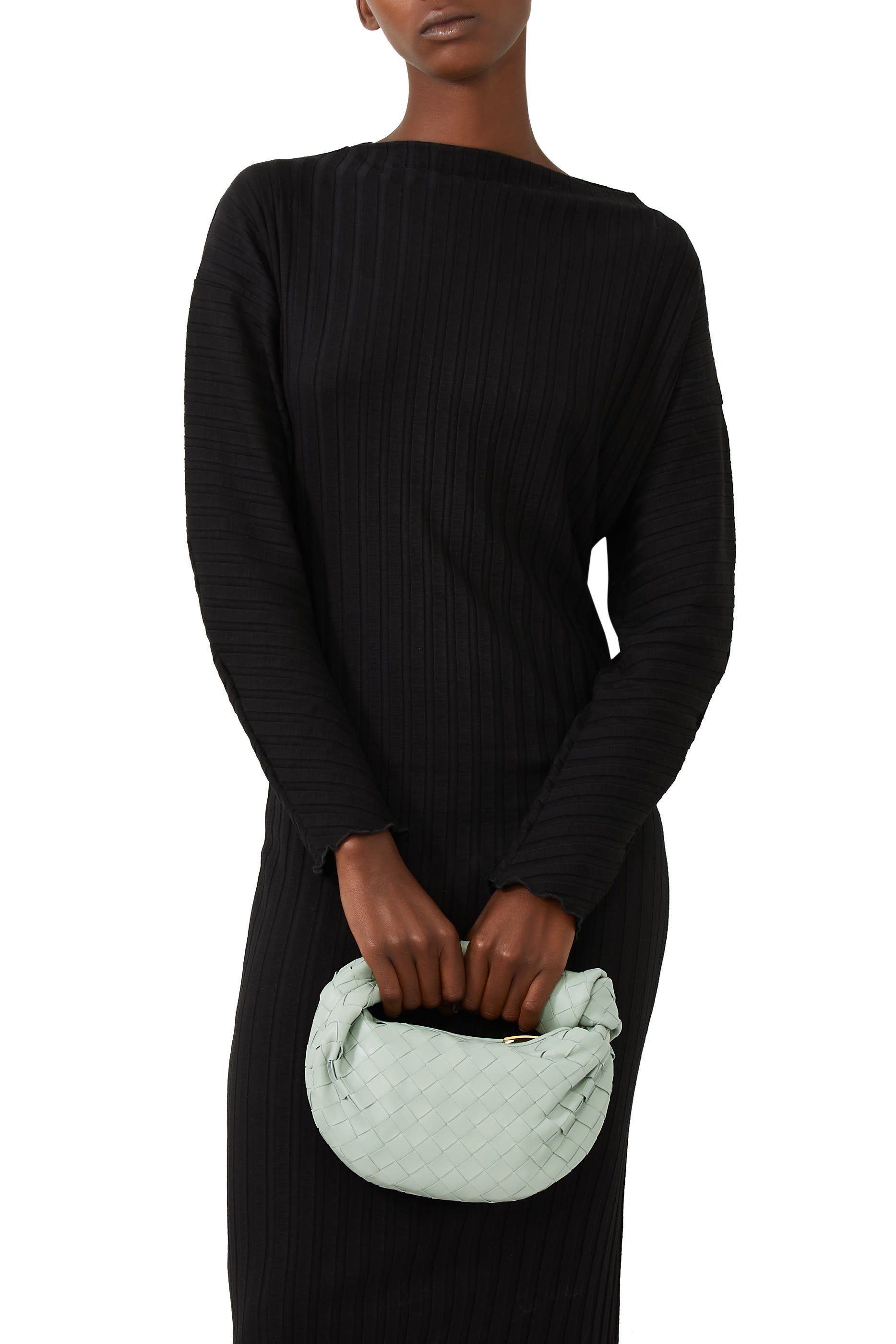 حقيبة جودي صغيرة بيد علوية بتصميم مجدول