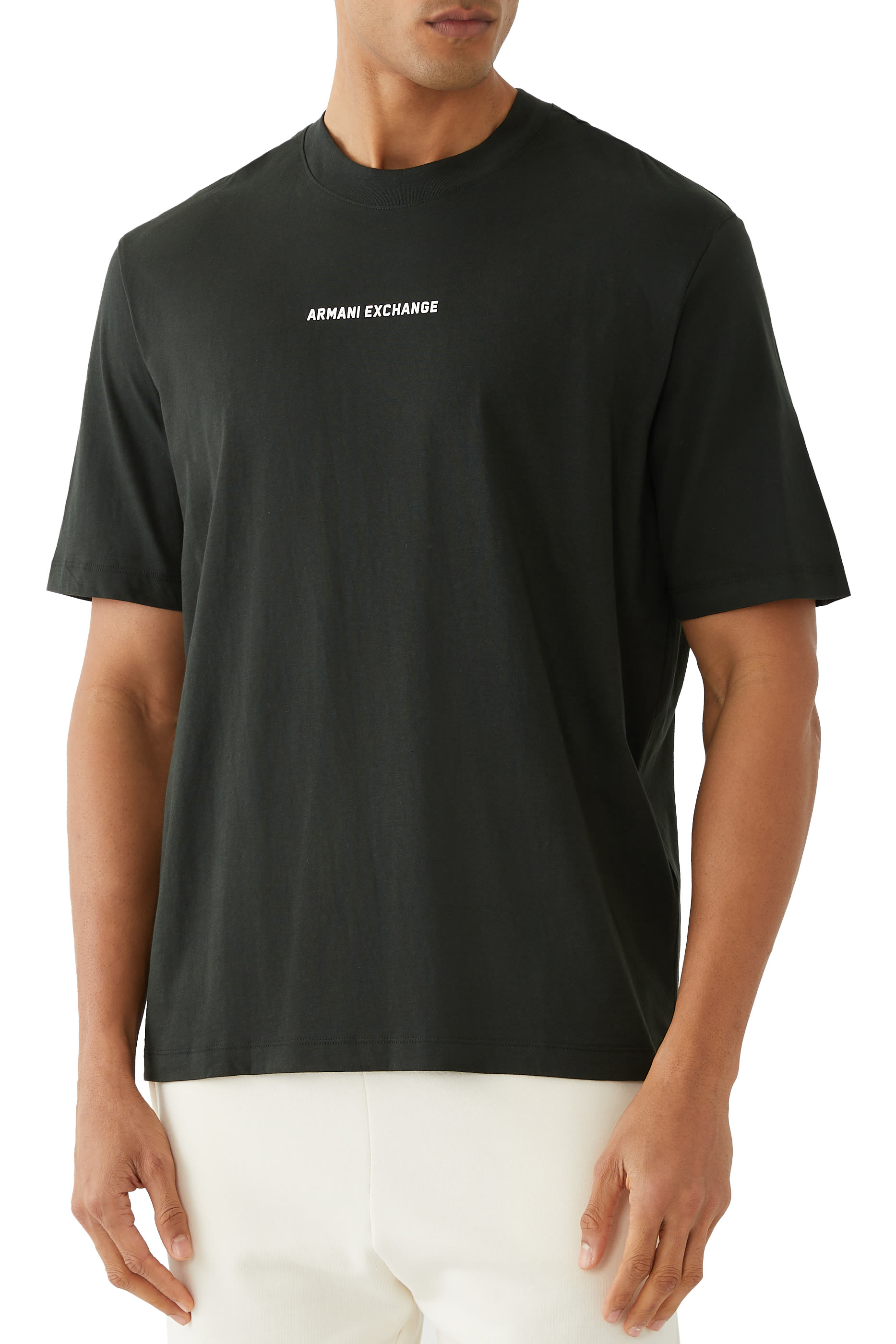 تيشيرت بطبعة شعار الماركة في الخلف والأمام