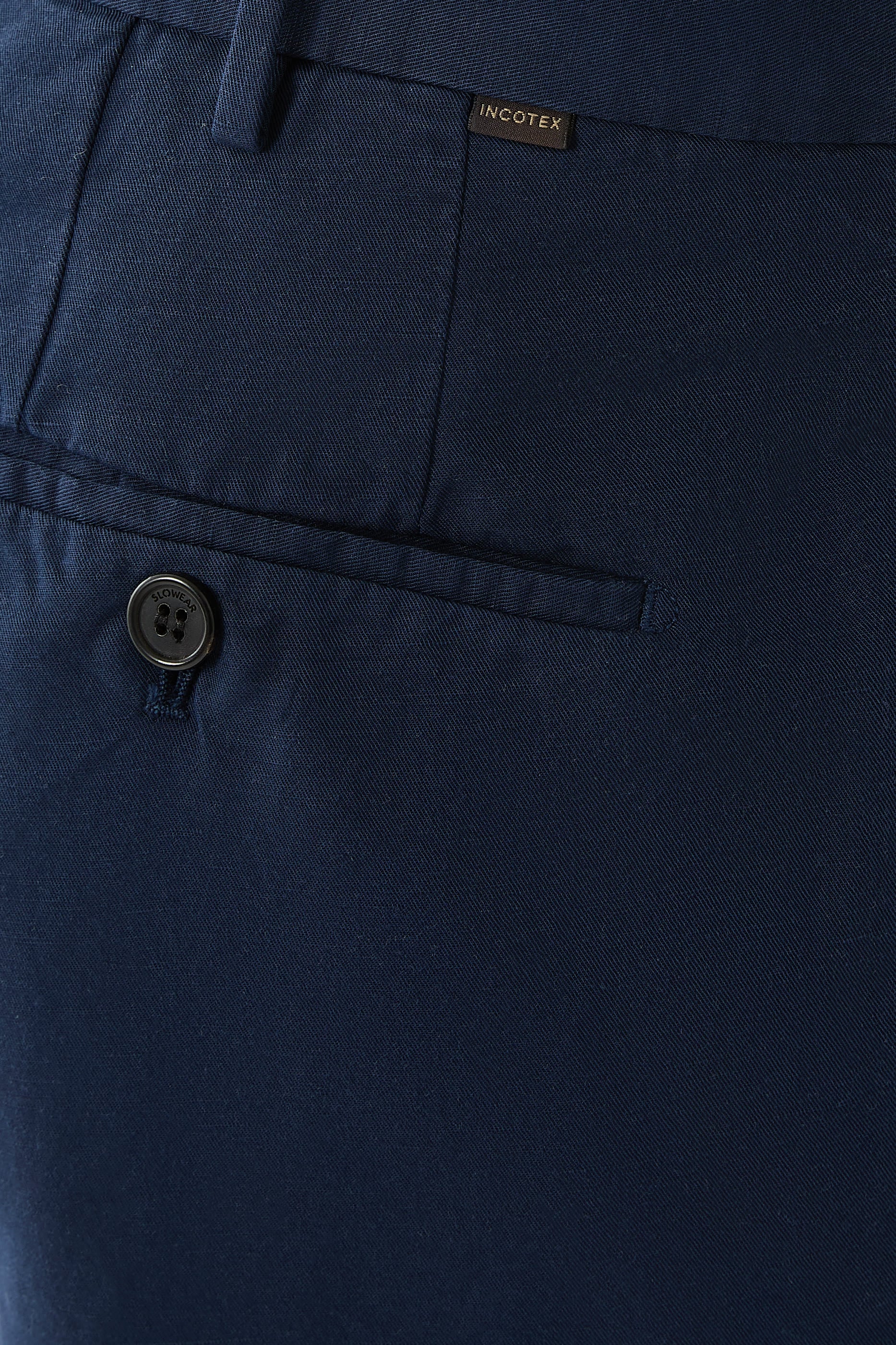 بنطال بطيات