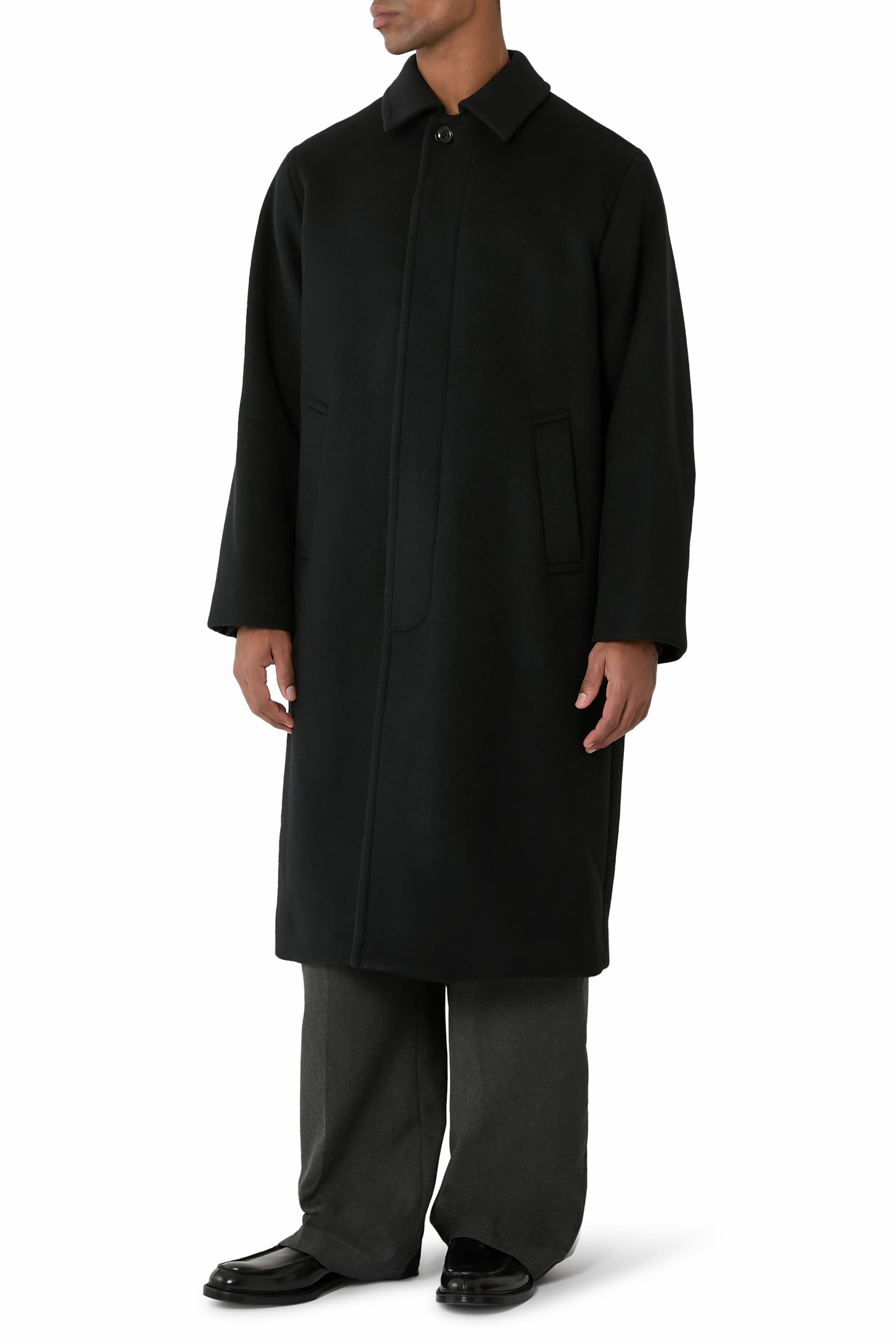 معطف مزين بشعار الماركة