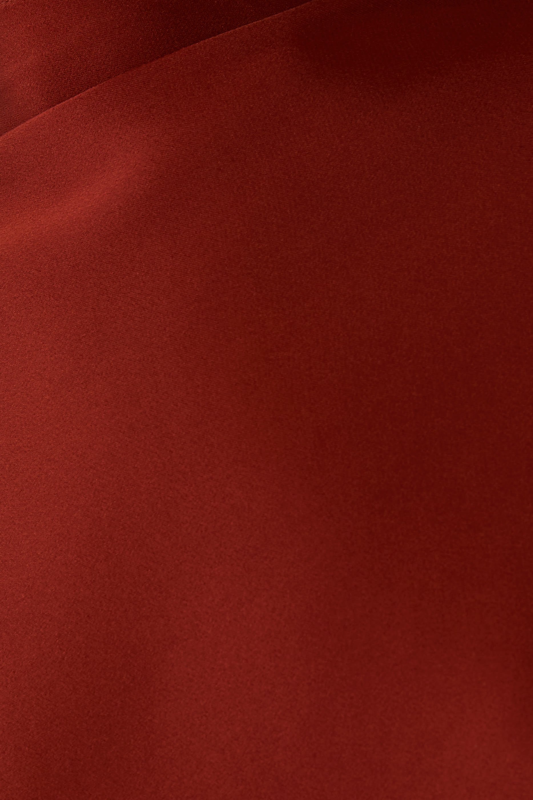 بلوزة بأكمام كاب ورباط ستان