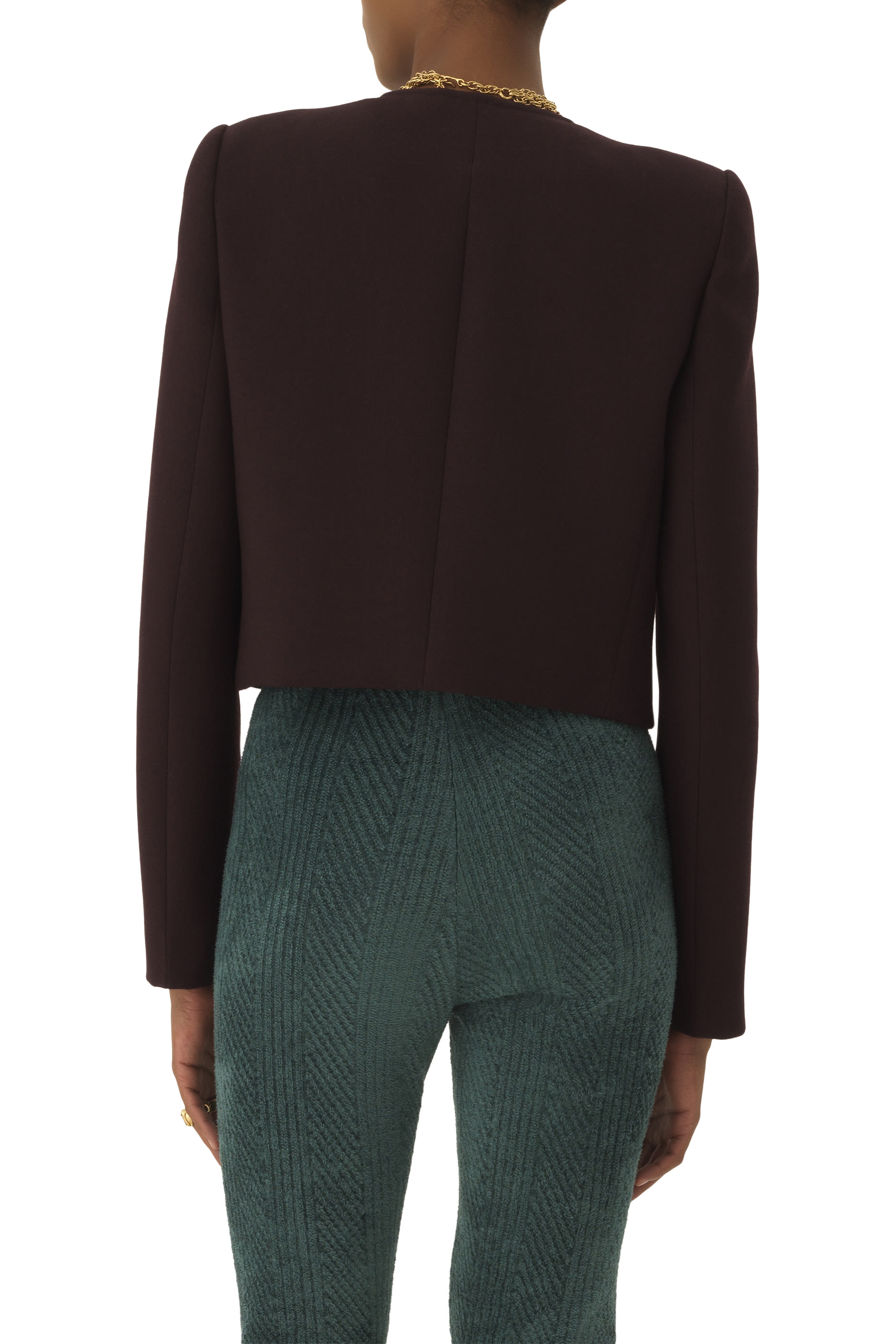 جاكيت قصير بلا ياقة