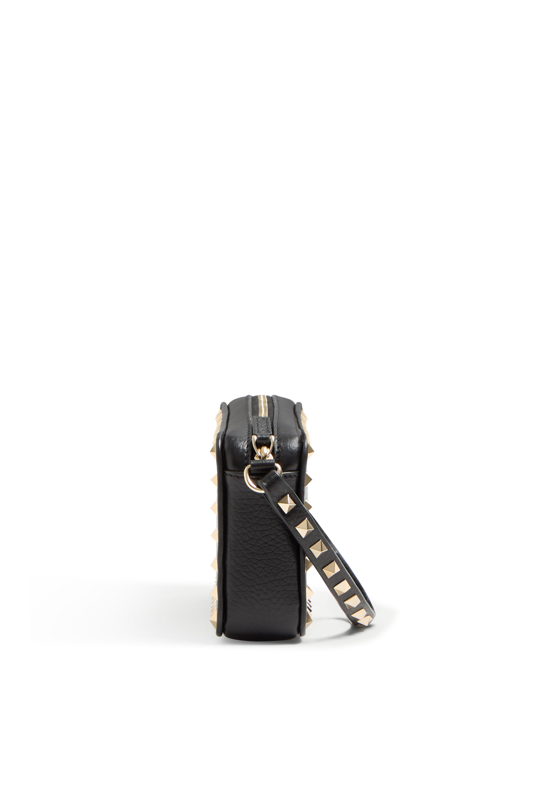 حقيبة باوتش مزينة بحلي هرمية