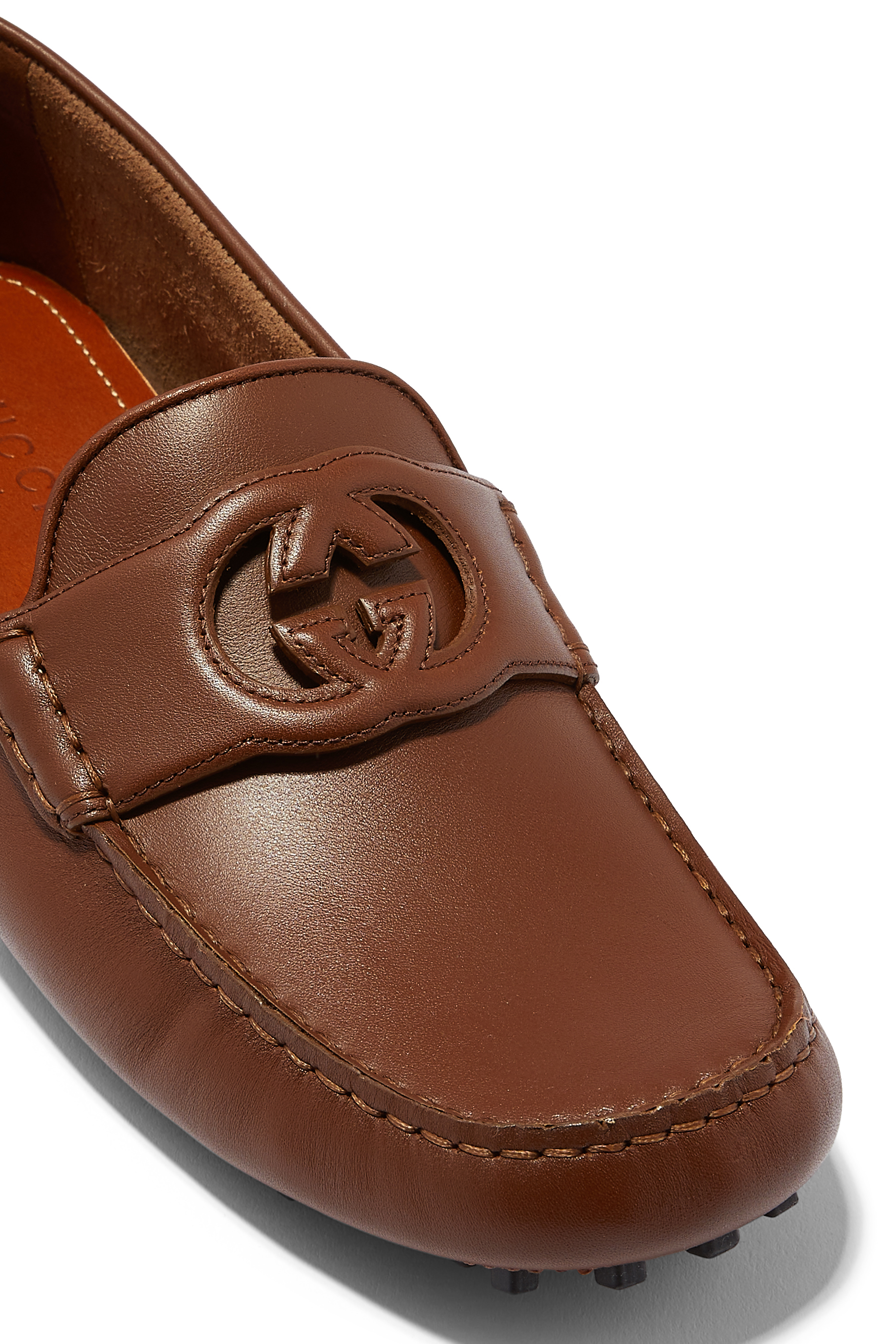 حذاء درايفر بشعار حرفي GG متداخلين